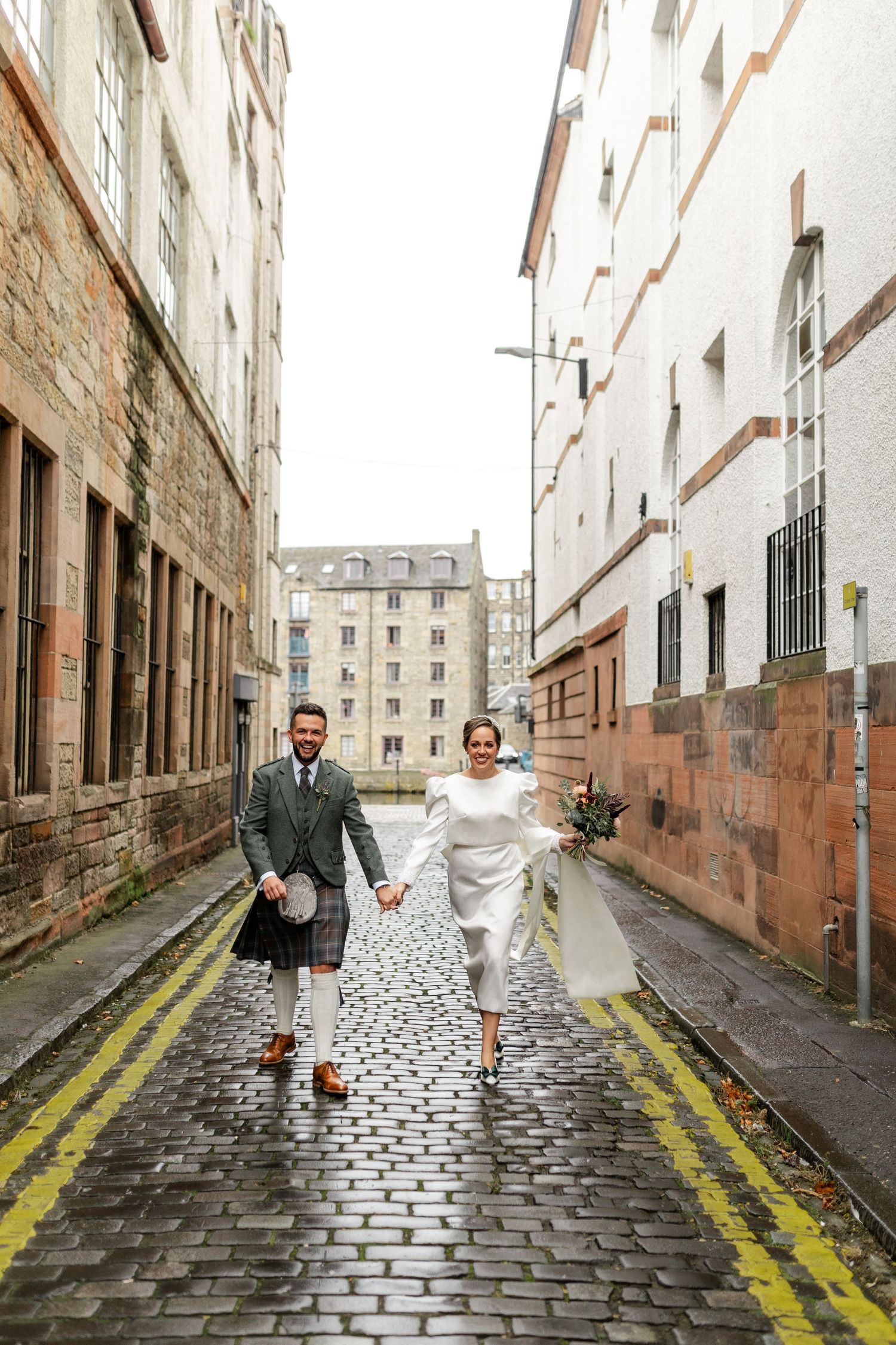 romantic couple wedding photos