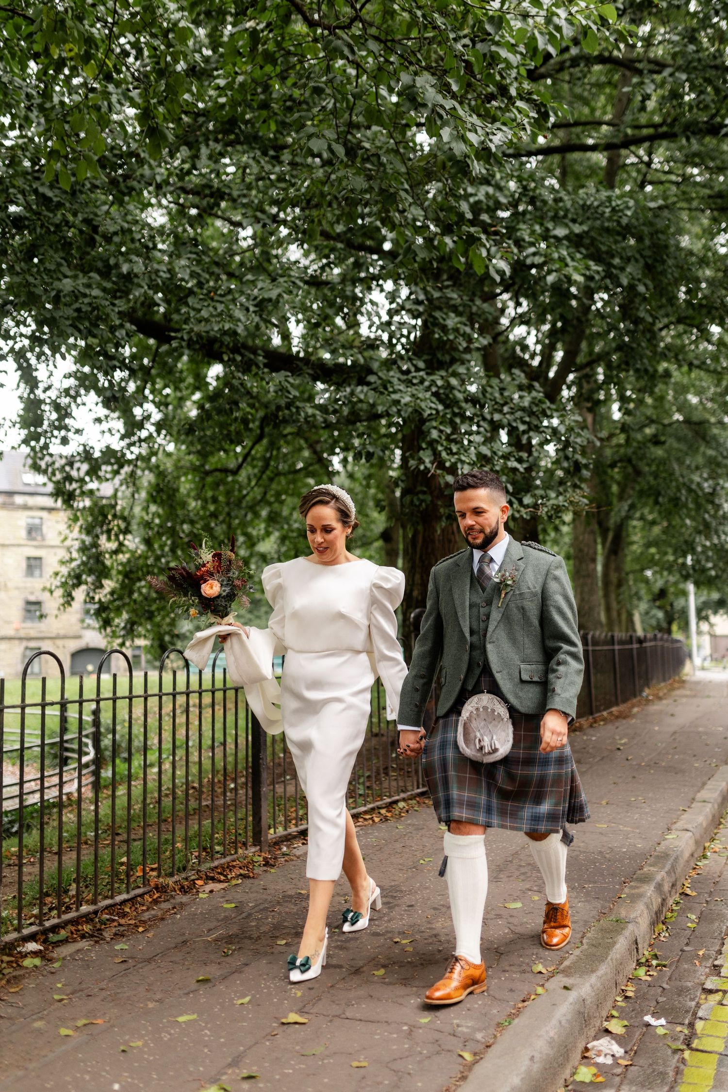 romantic couple wedding photos