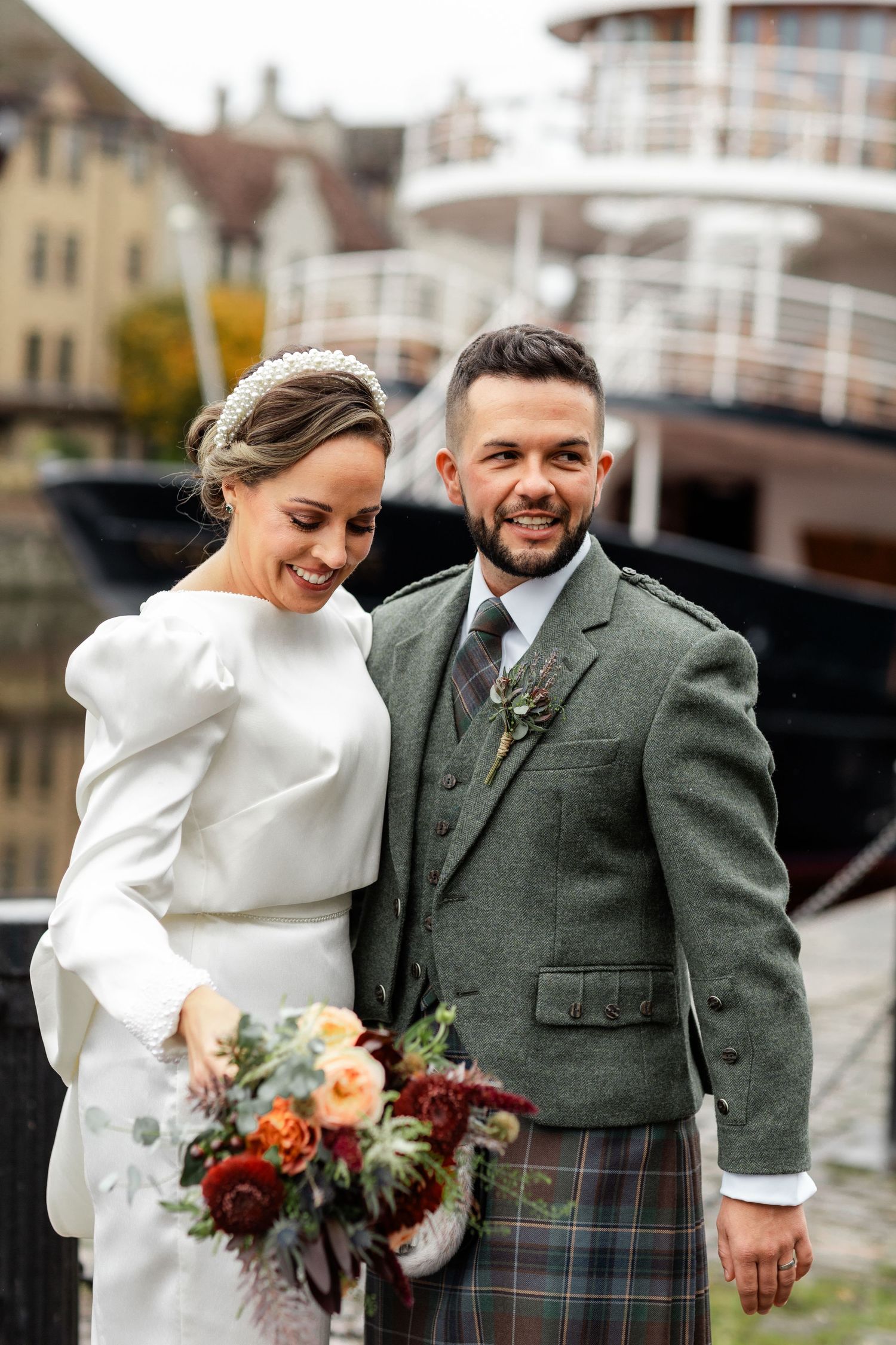romantic couple wedding photos