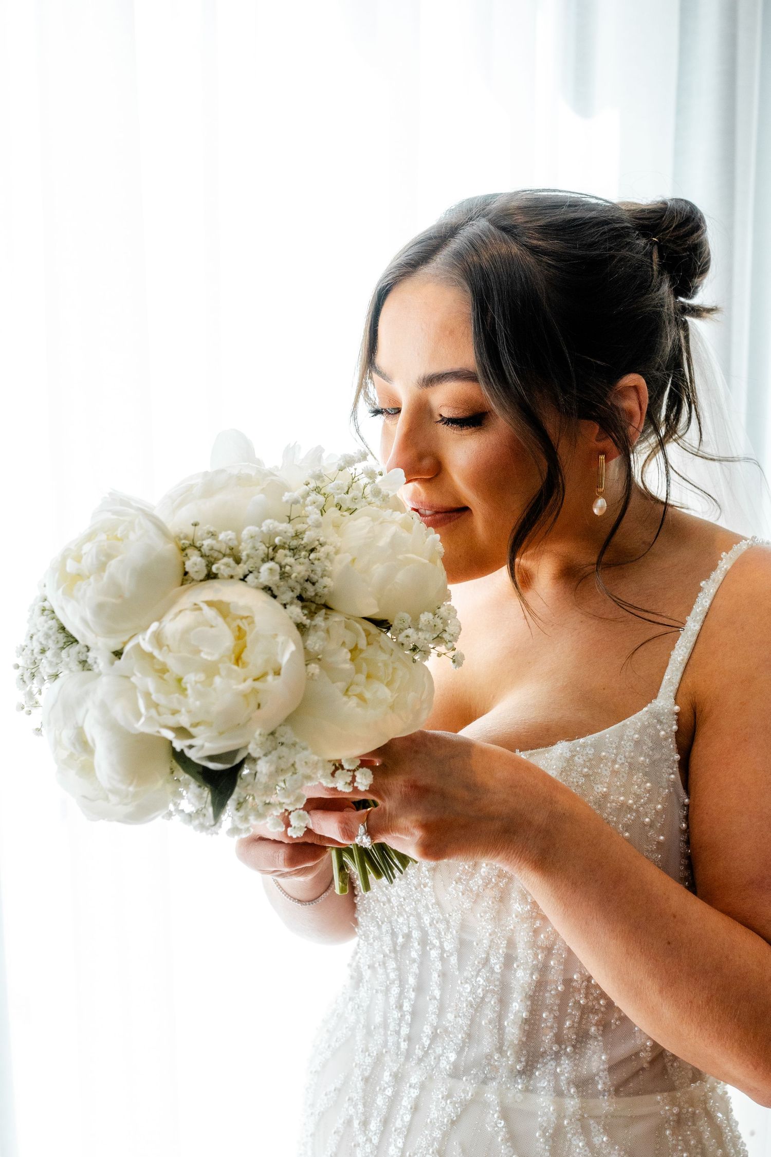 Bride portrait with flowers, getting ready, Glass House Edinburgh, Scotland,
