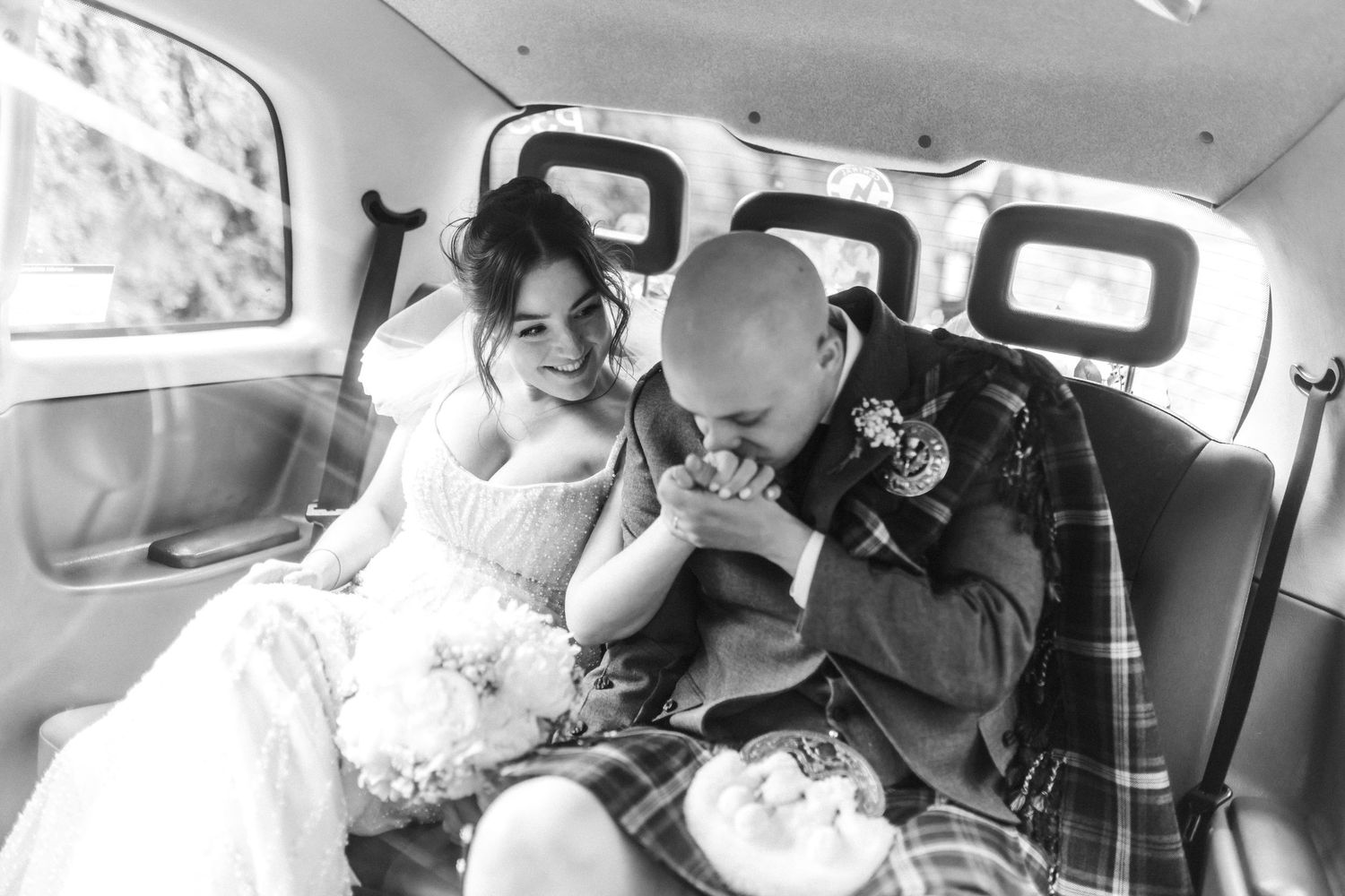 wedding photo romantic couple