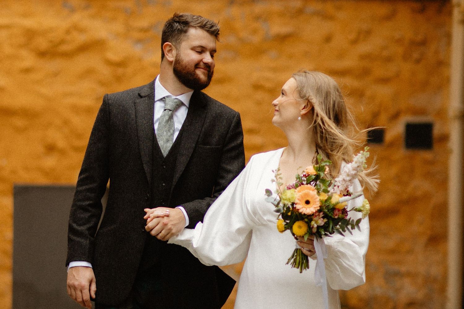 Wedding photos in Edinburgh Scotland