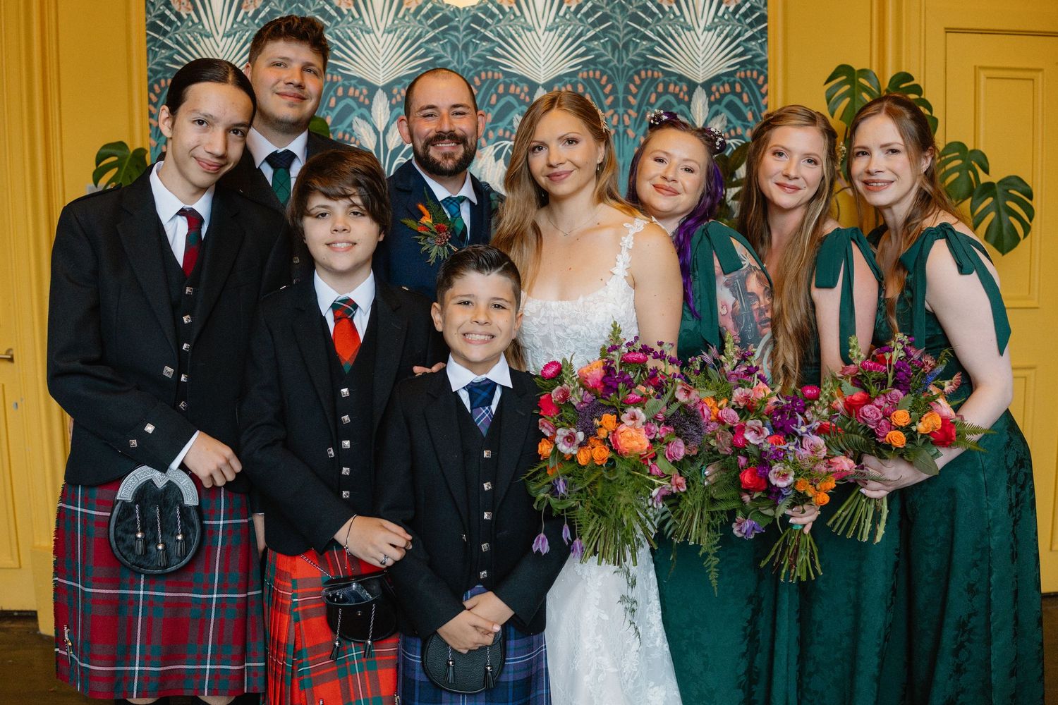 wedding photo bridesmaids and groomsmen