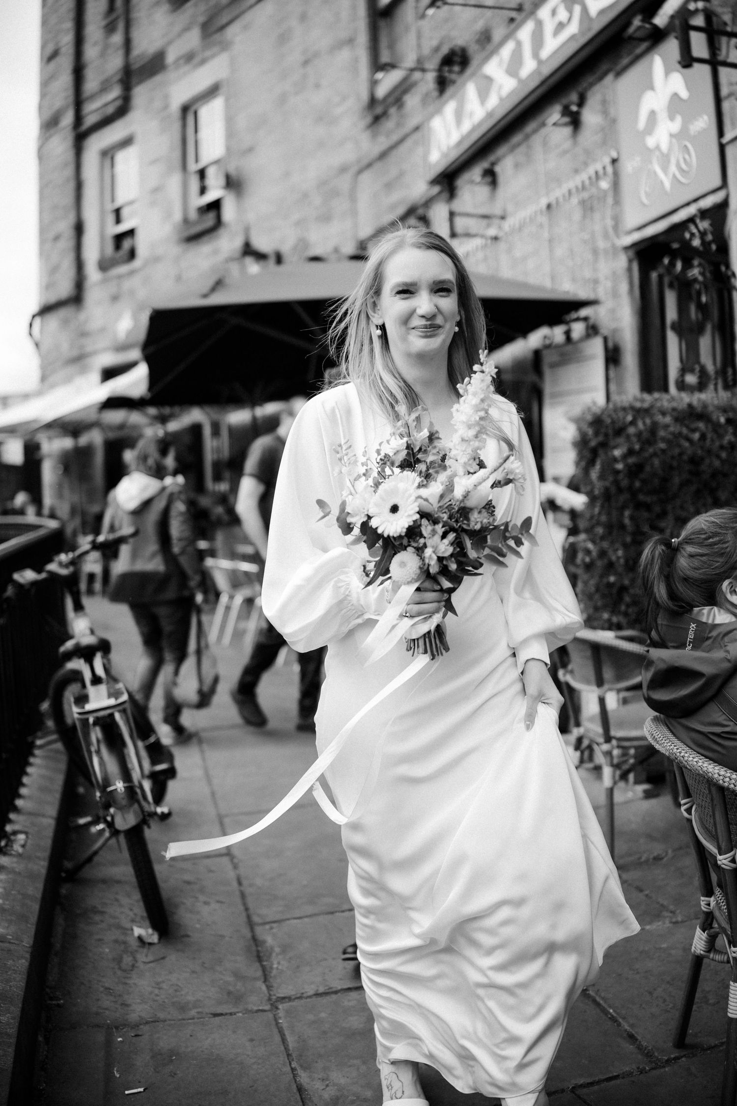 city walk Wedding Edinburgh Scotland
