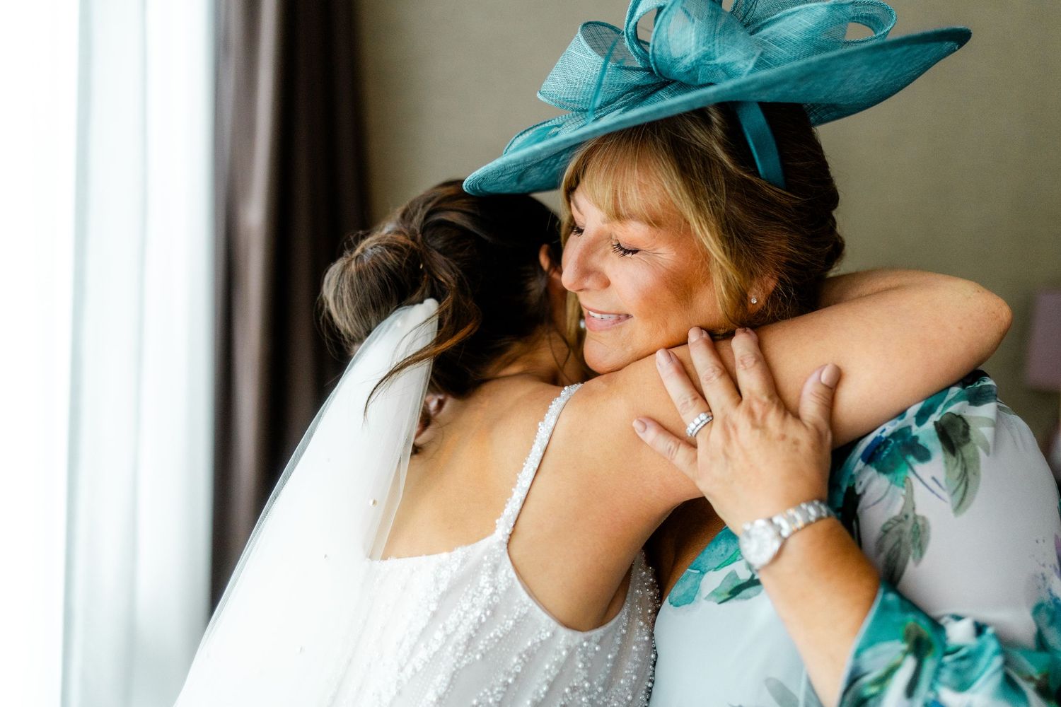Bride hugging Mum, before the ceremony, Glass House Edinburgh, Scotland,