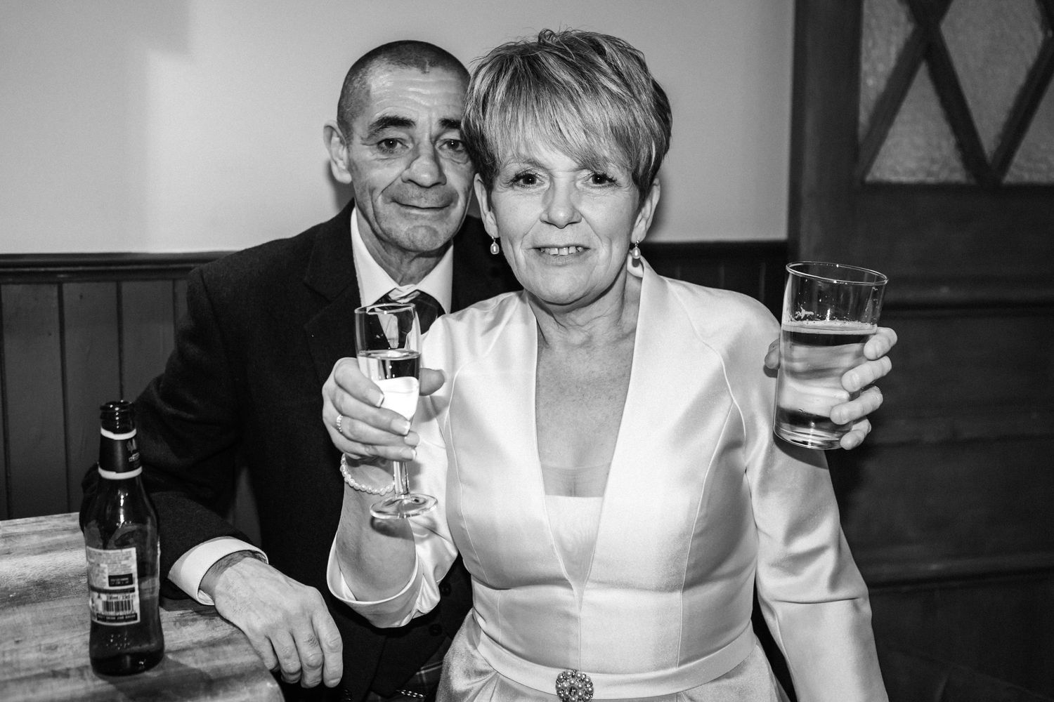 romantic couple wedding photos