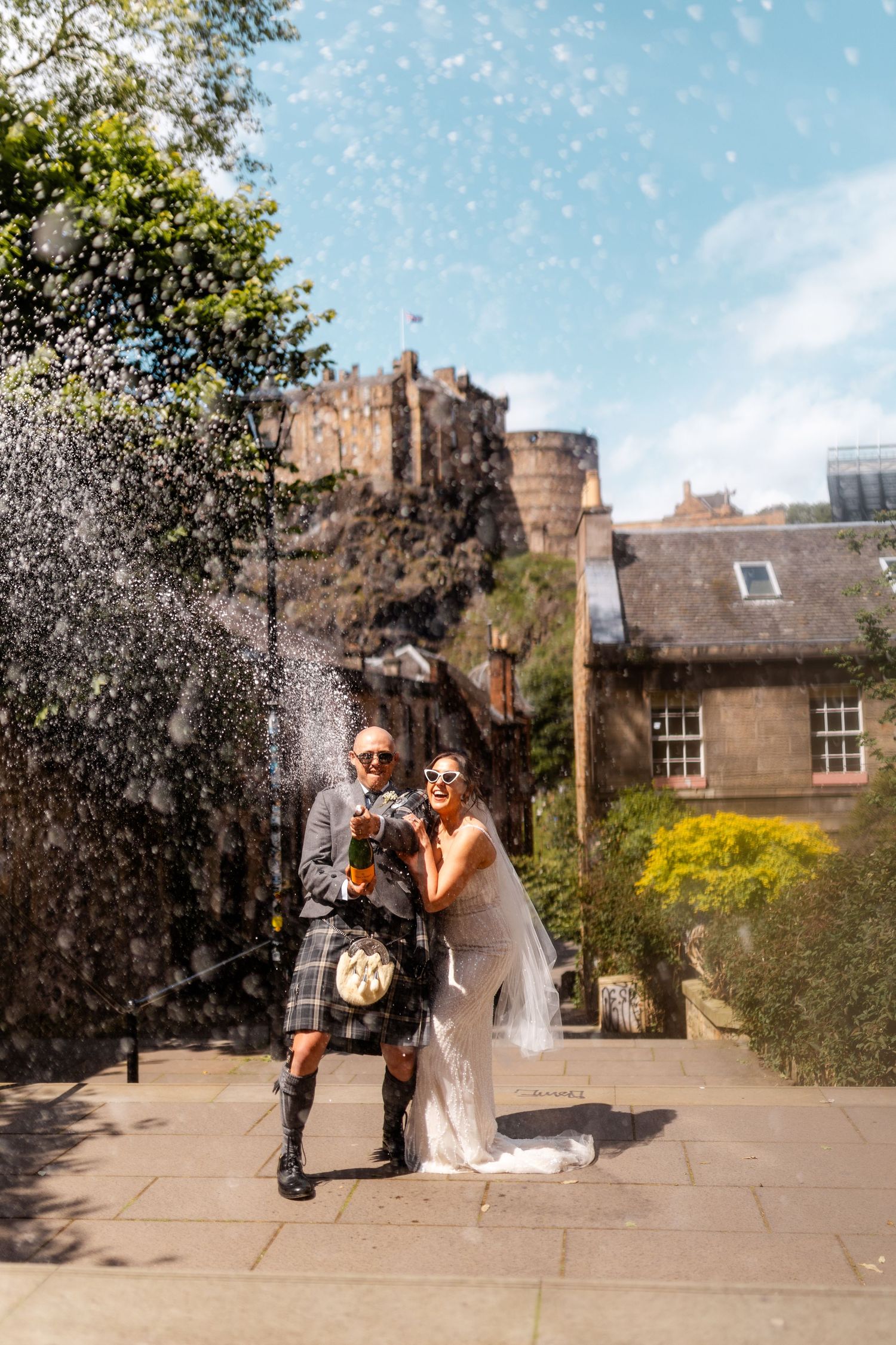 wedding photo romantic couple