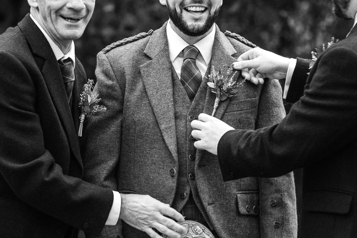 wedding photo groomsmen