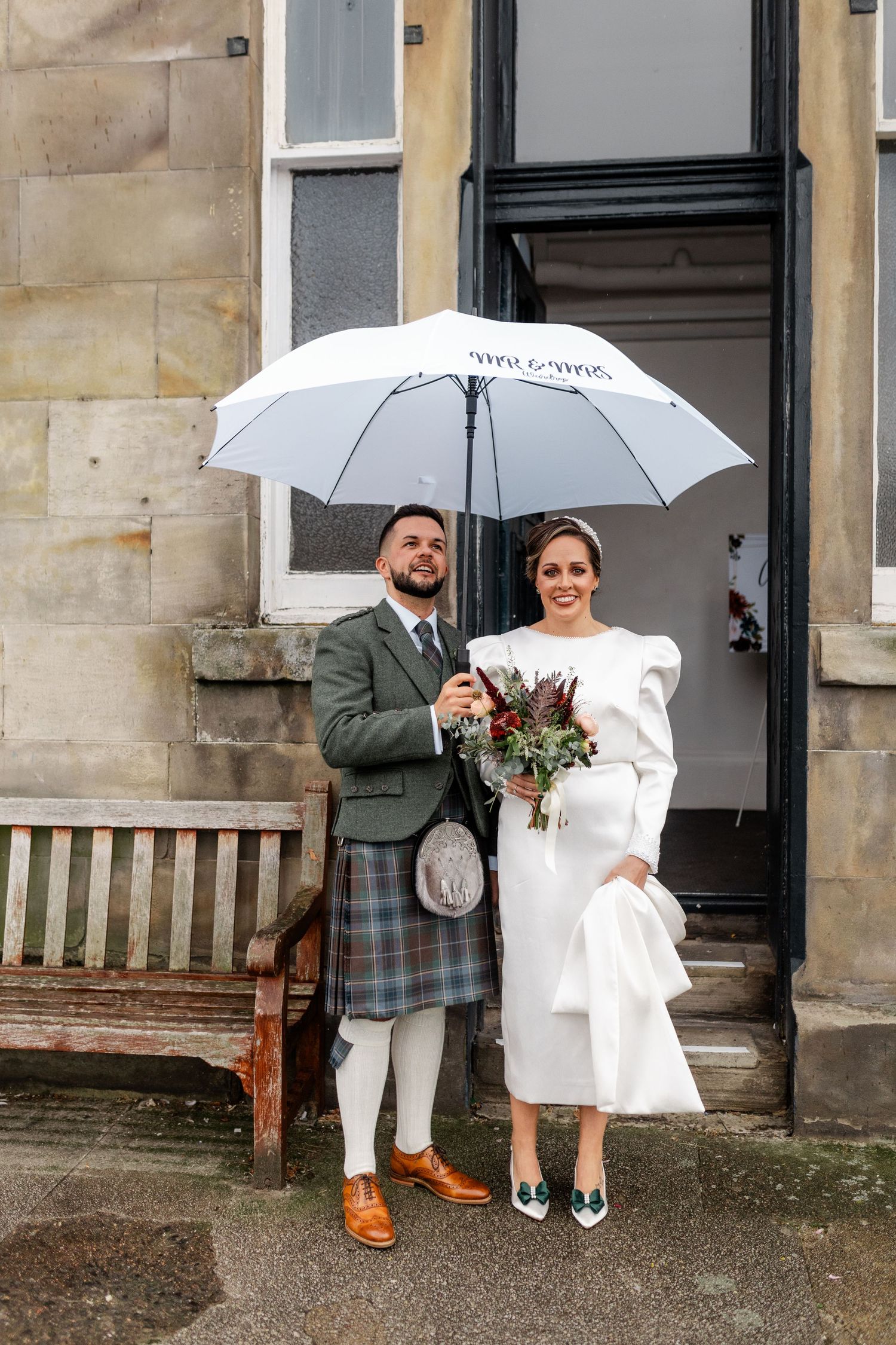 romantic couple wedding photos