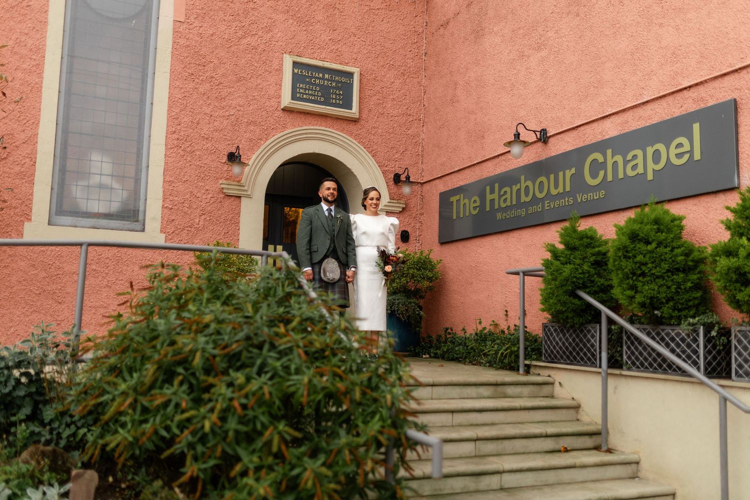 romantic couple wedding photos