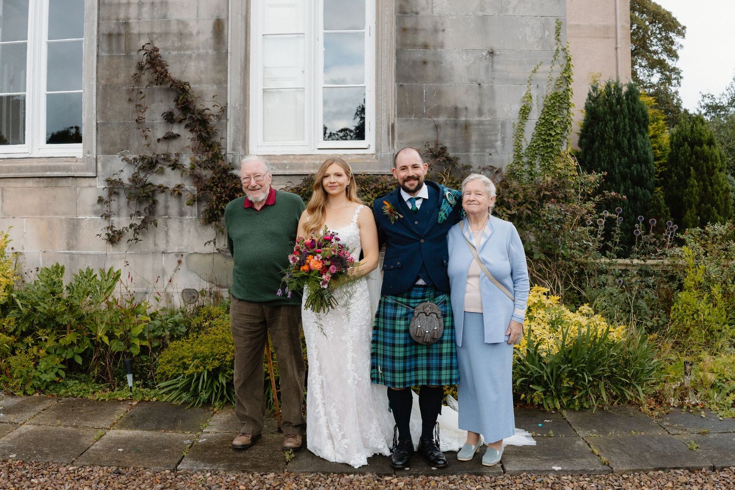 wedding photo newly wed couple