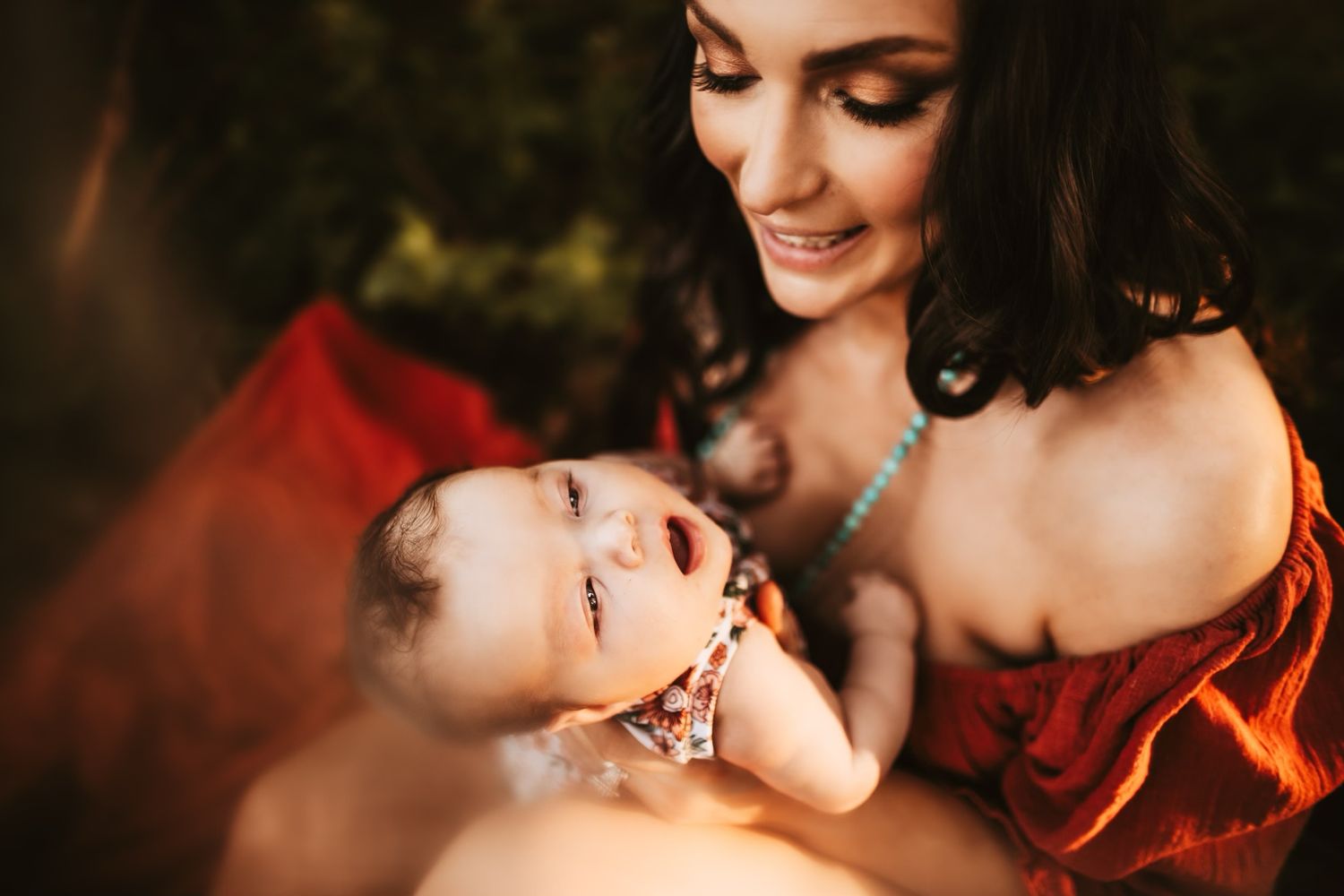 Michigan Based - Motherhood and maternity photographer.
