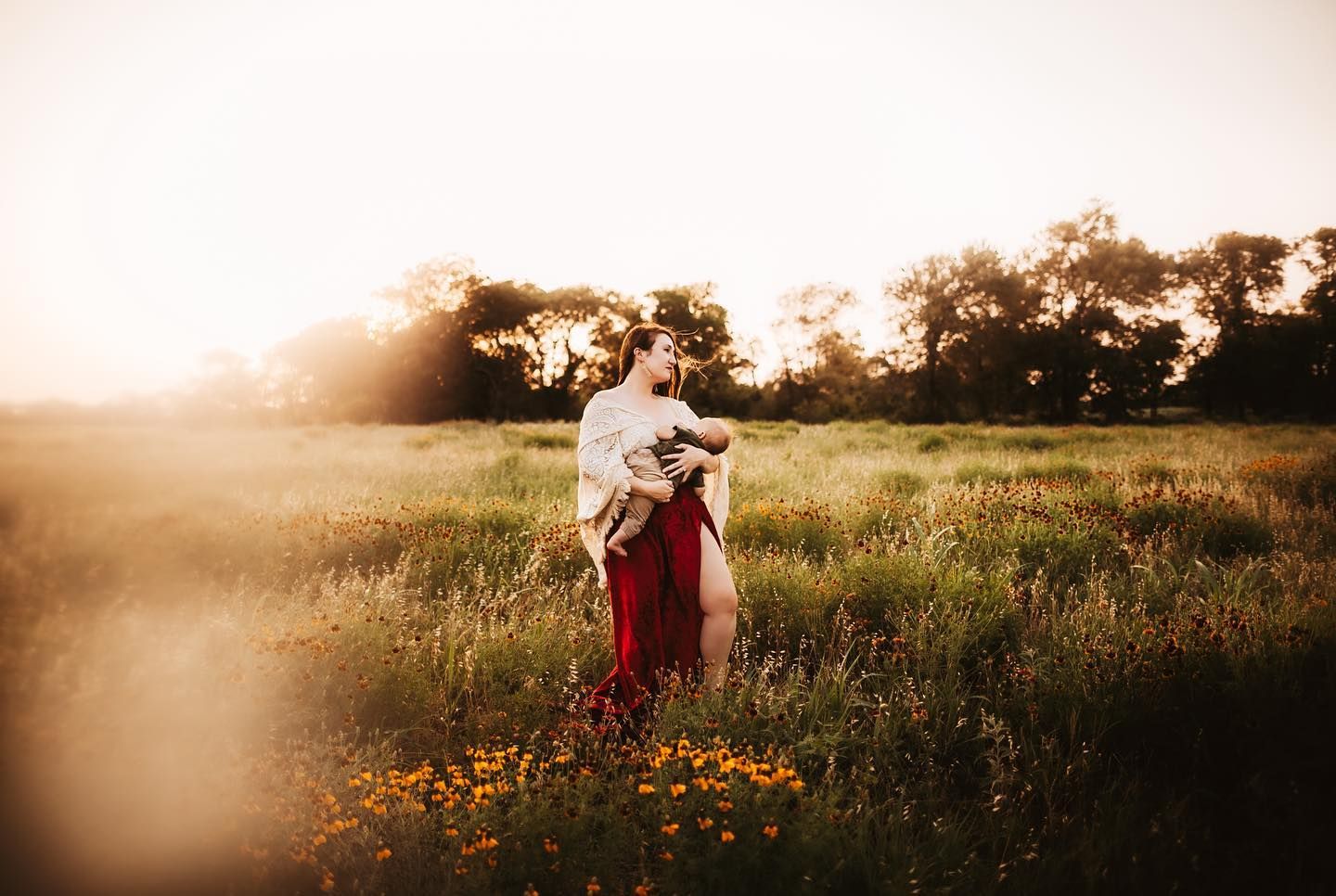 Michigan Based - Motherhood and maternity photographer.