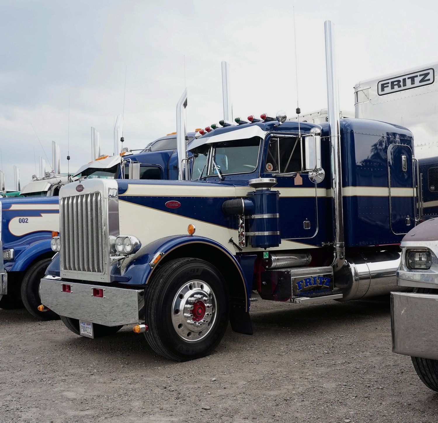 A Peterbilt 359 livestock hauler