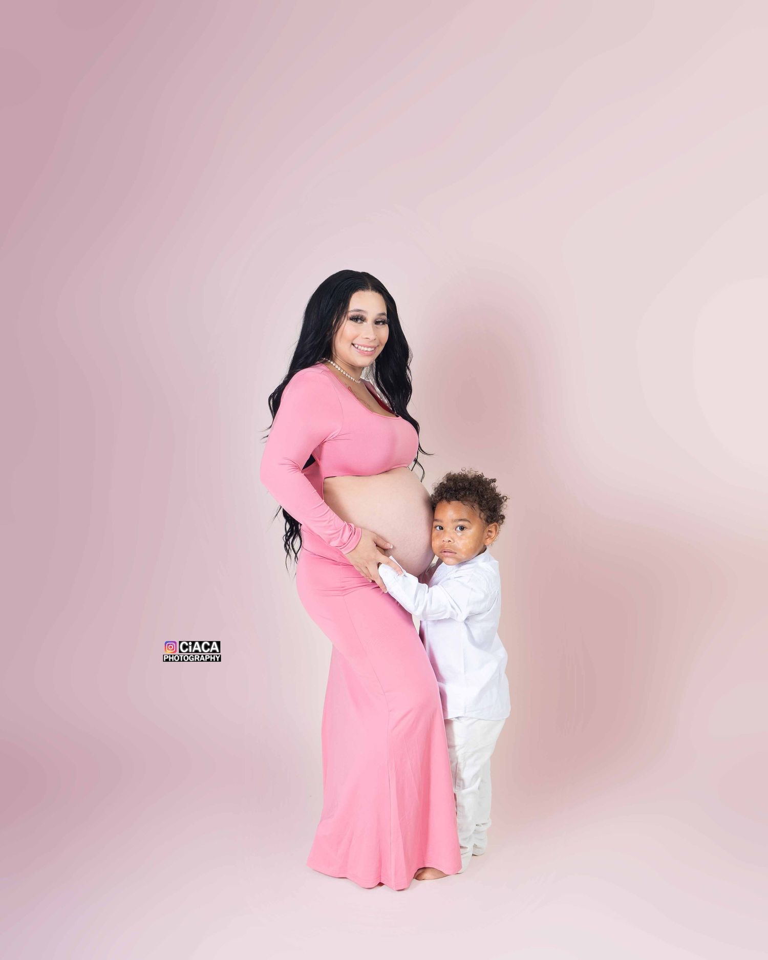 Photographer with studio In Queens new york close to 10 mins from Richmond hill, 10 mins from Jamaica queens, 15 mins from Flushing new york