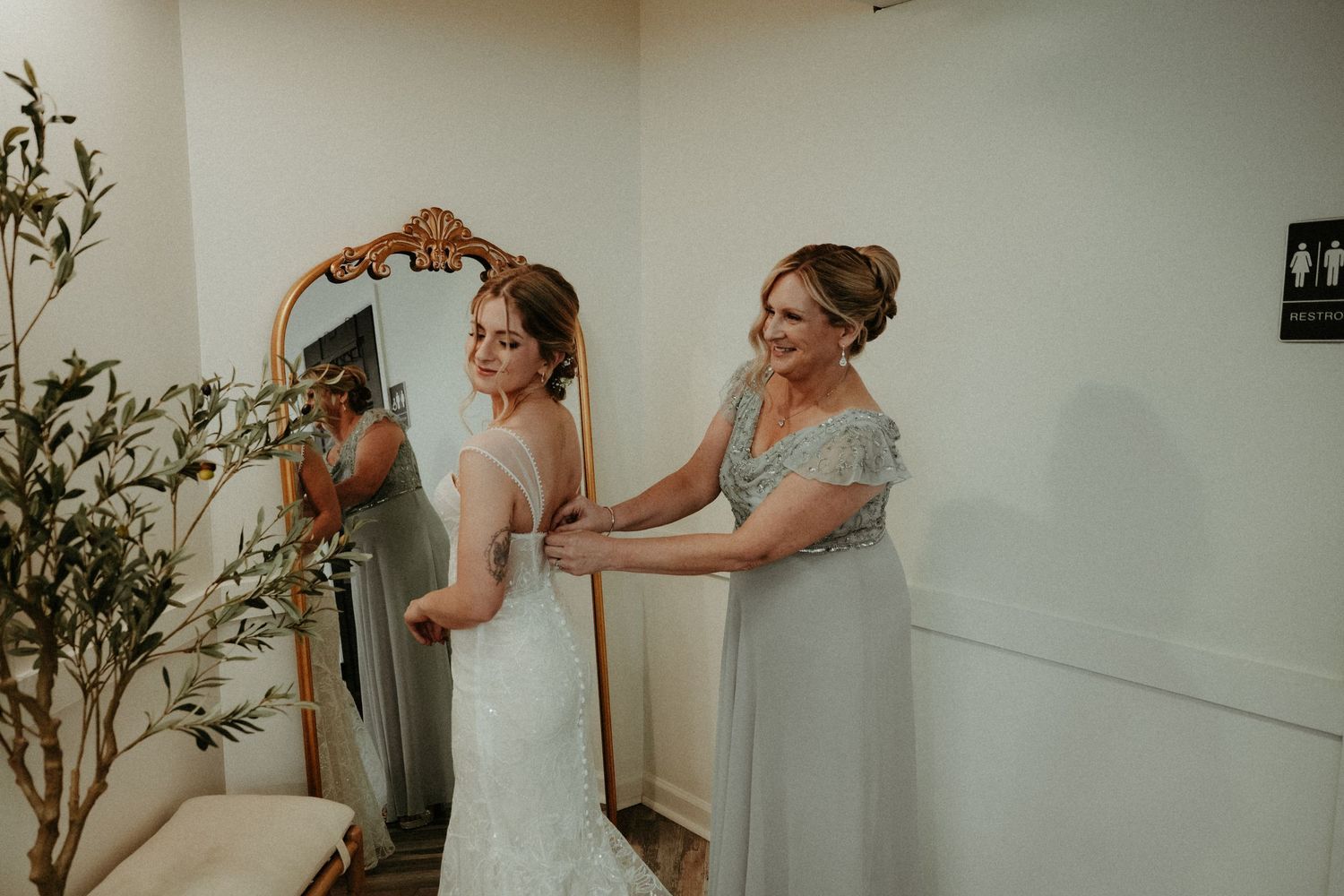 Yinzer Valley Farms bridal suite
