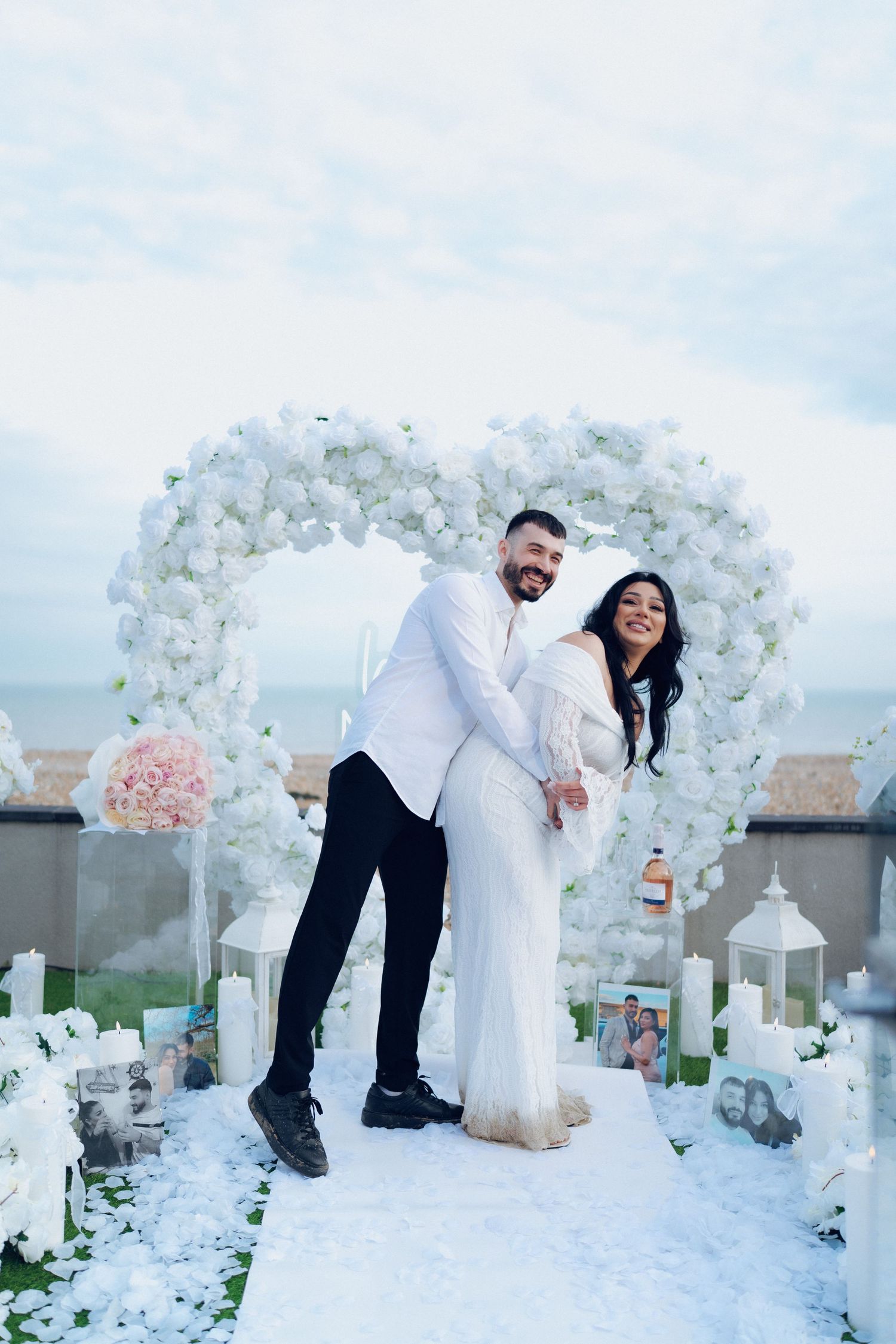 Wedding photographs of Newlyweds in United Kingdom

London wedding photographer
London wedding videographer
UK wedding photograph