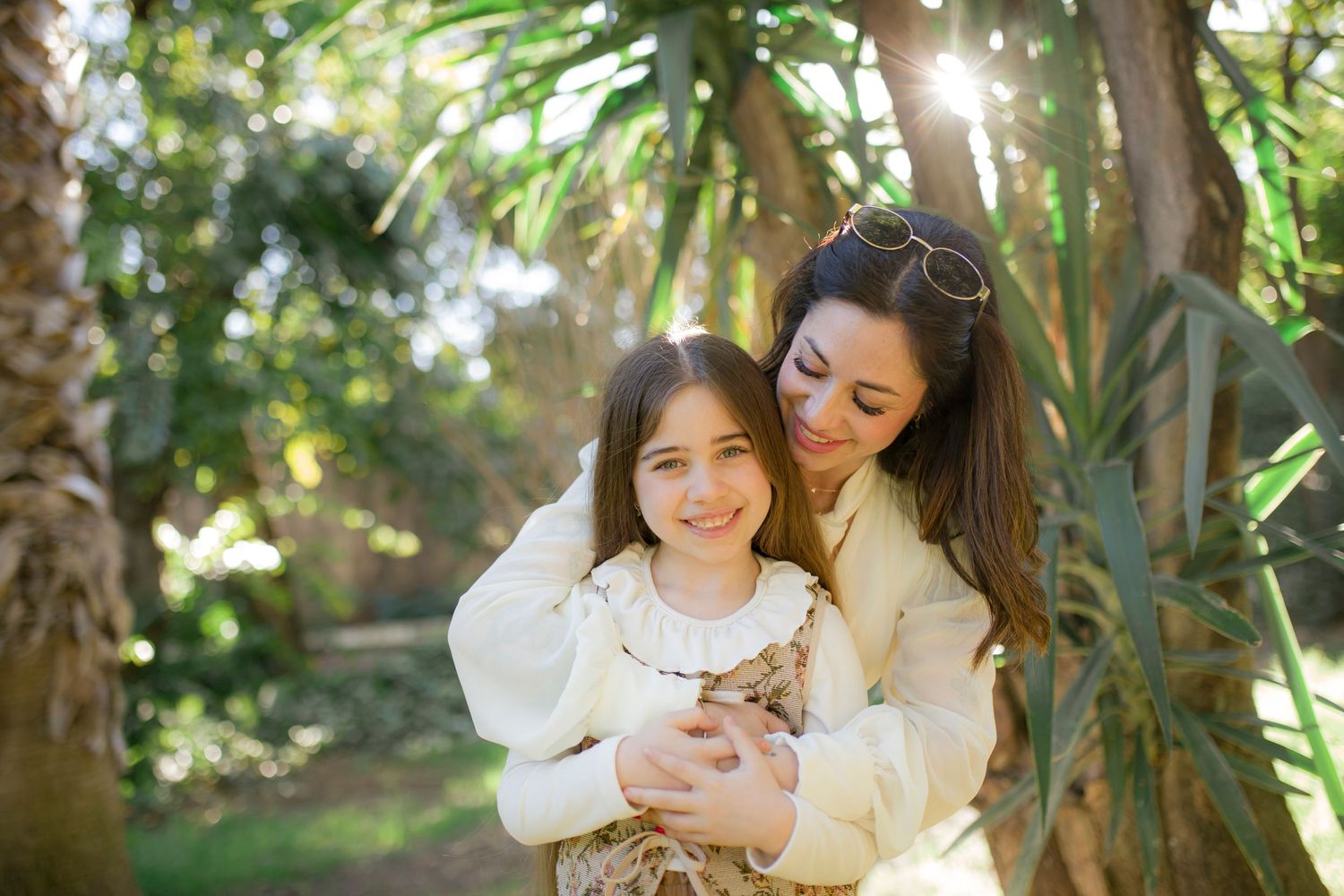 Motherhood photography in Bern with a soft natural style
