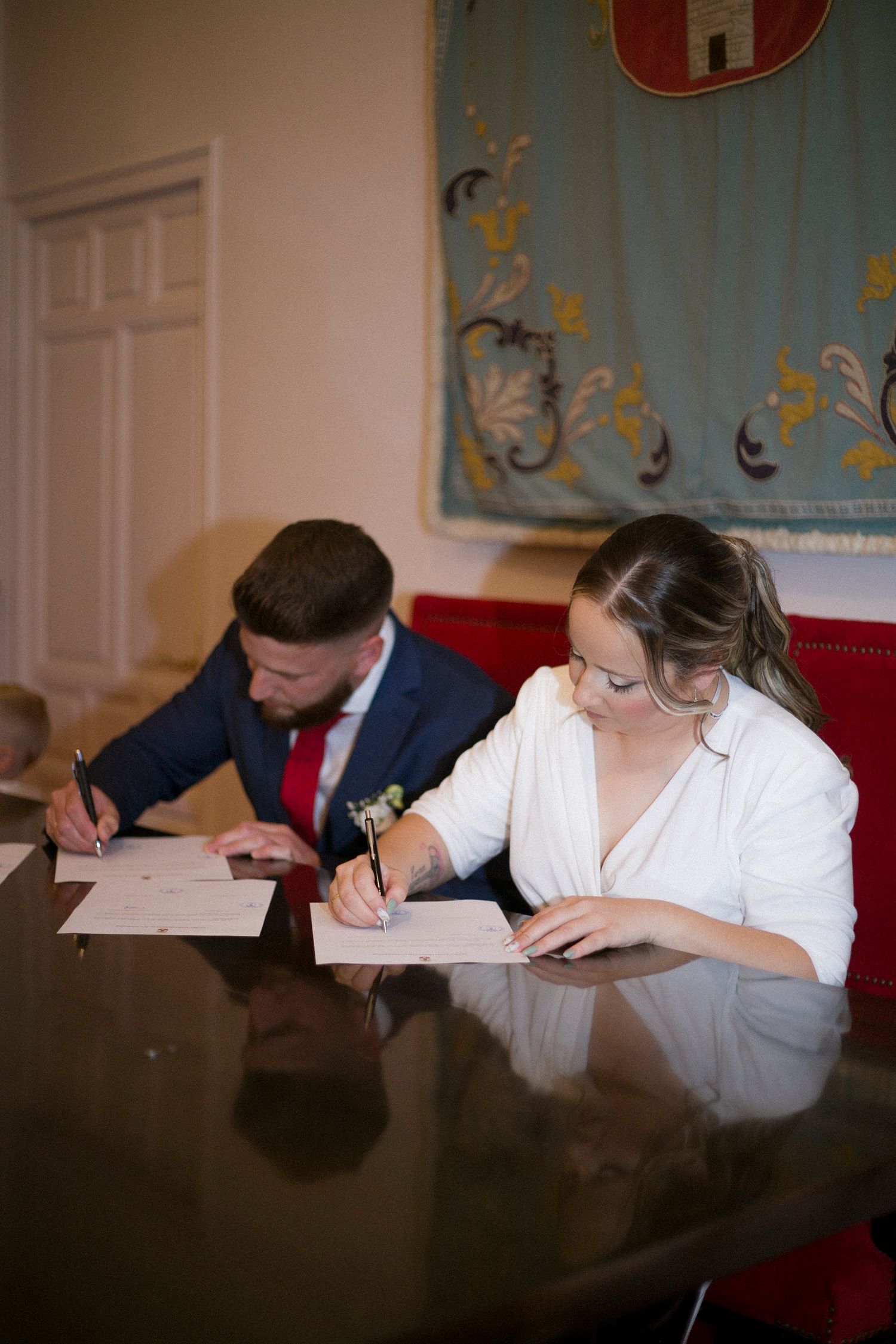 Elopement photography in Valais for relaxed couples