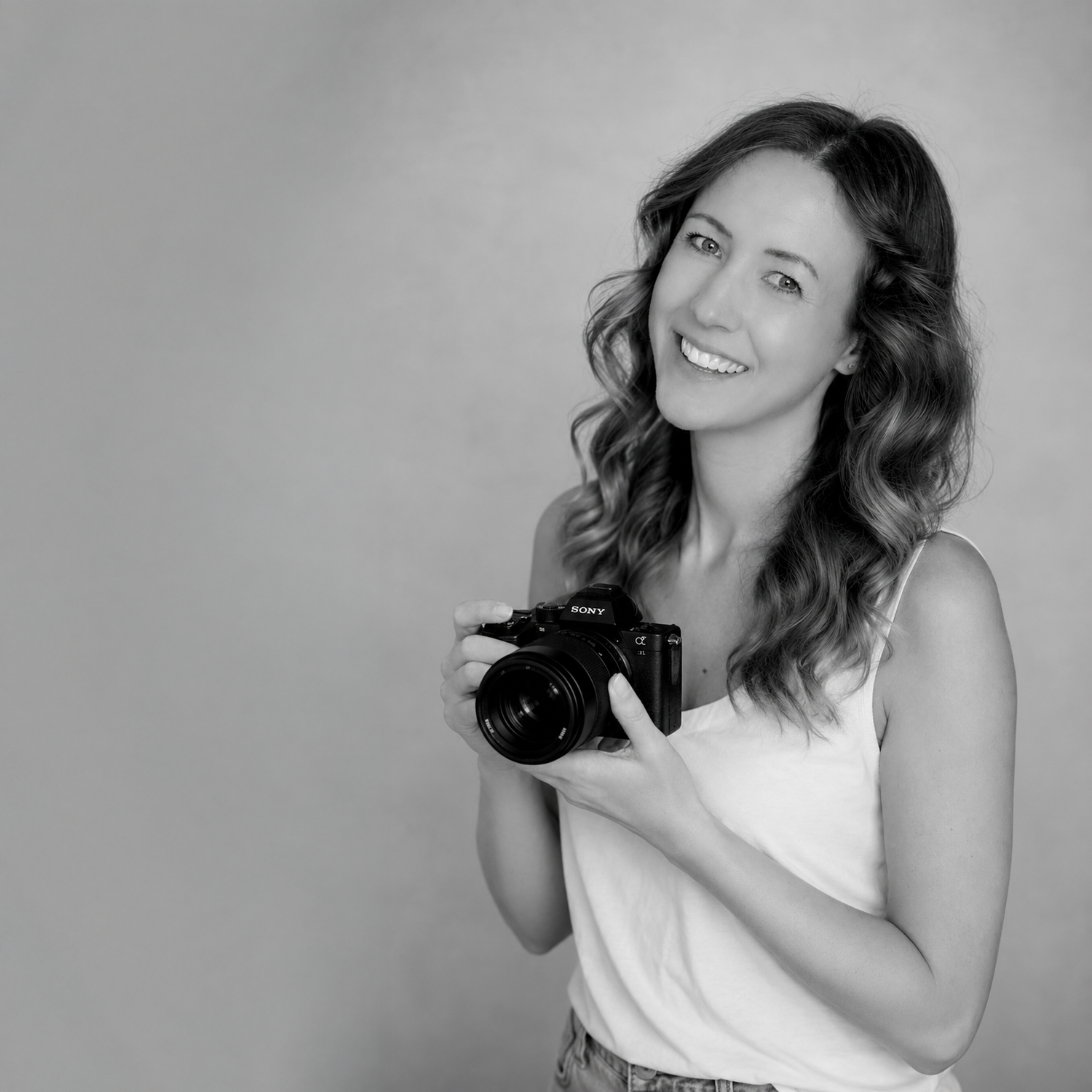 Melanie Leon, horse, dog, family, wedding, and engagement photographer in Calgary Alberta