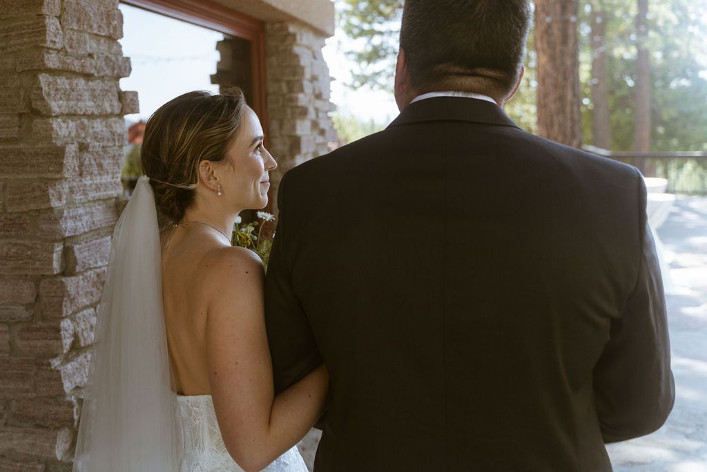 Black and white of a father and bride before the aisle at Nakoma Resort in Clio, California, by Sammy Aucella Photography