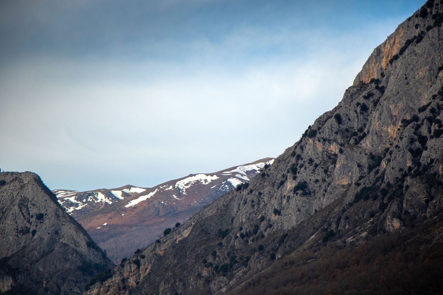 Une photo de montagne