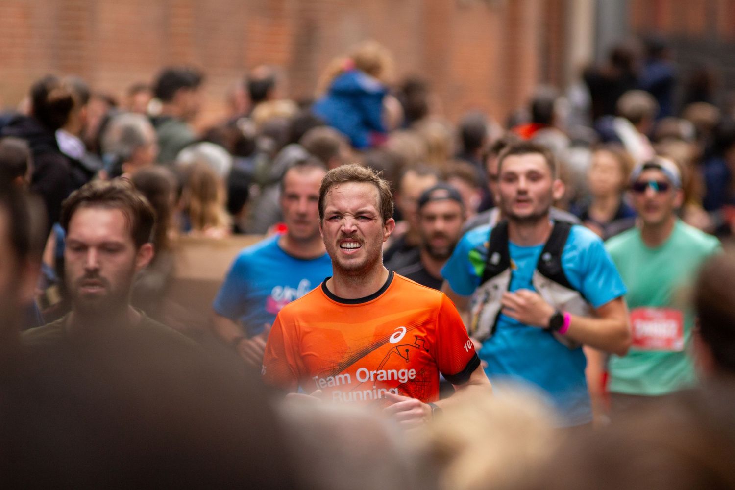 Homme qui court Marathon de Toulouse