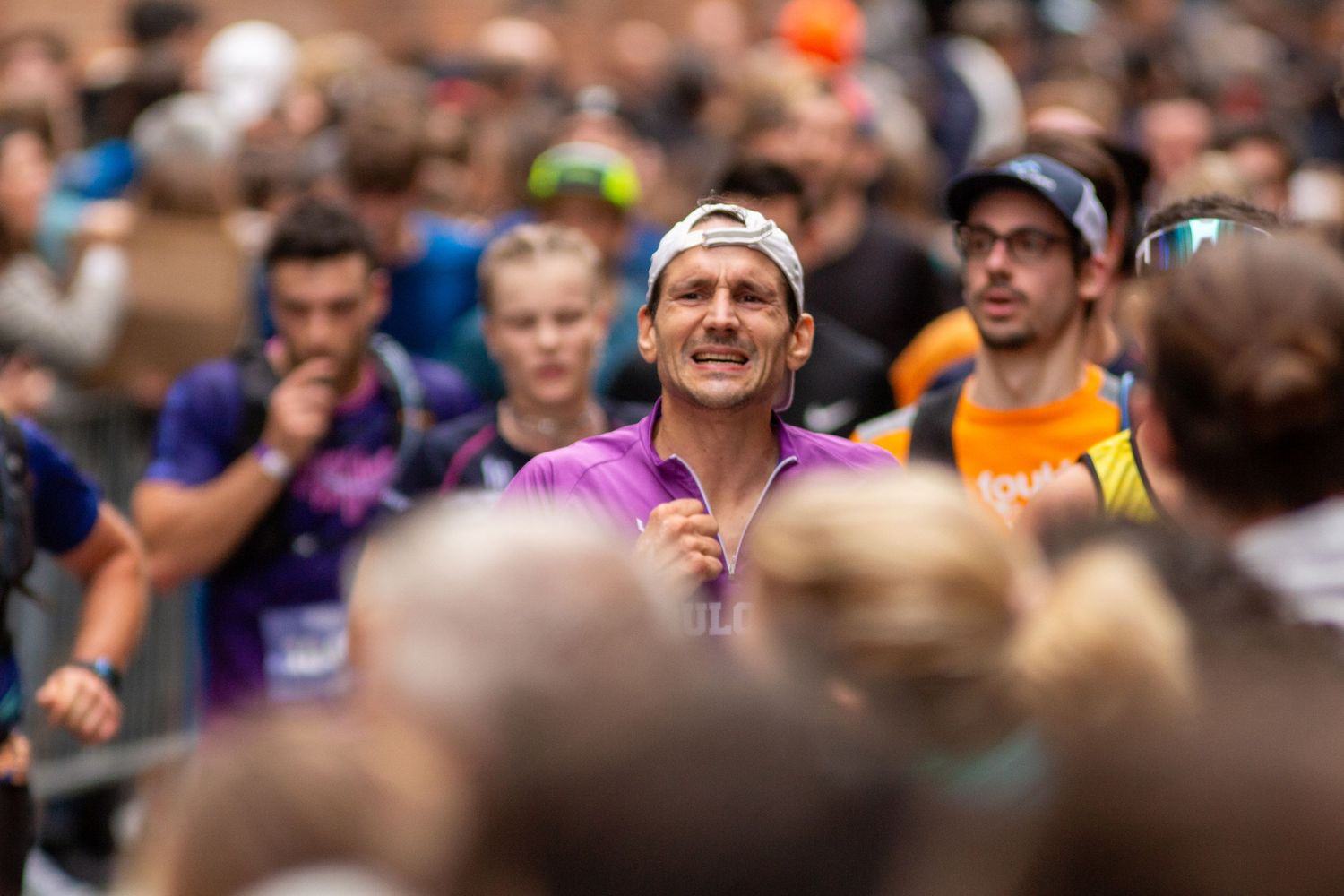 Homme qui court Marathon de Toulouse