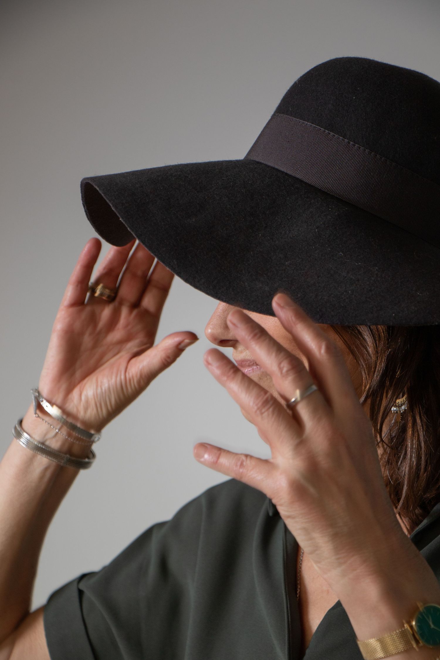 Portrait femme avec un chapeau
