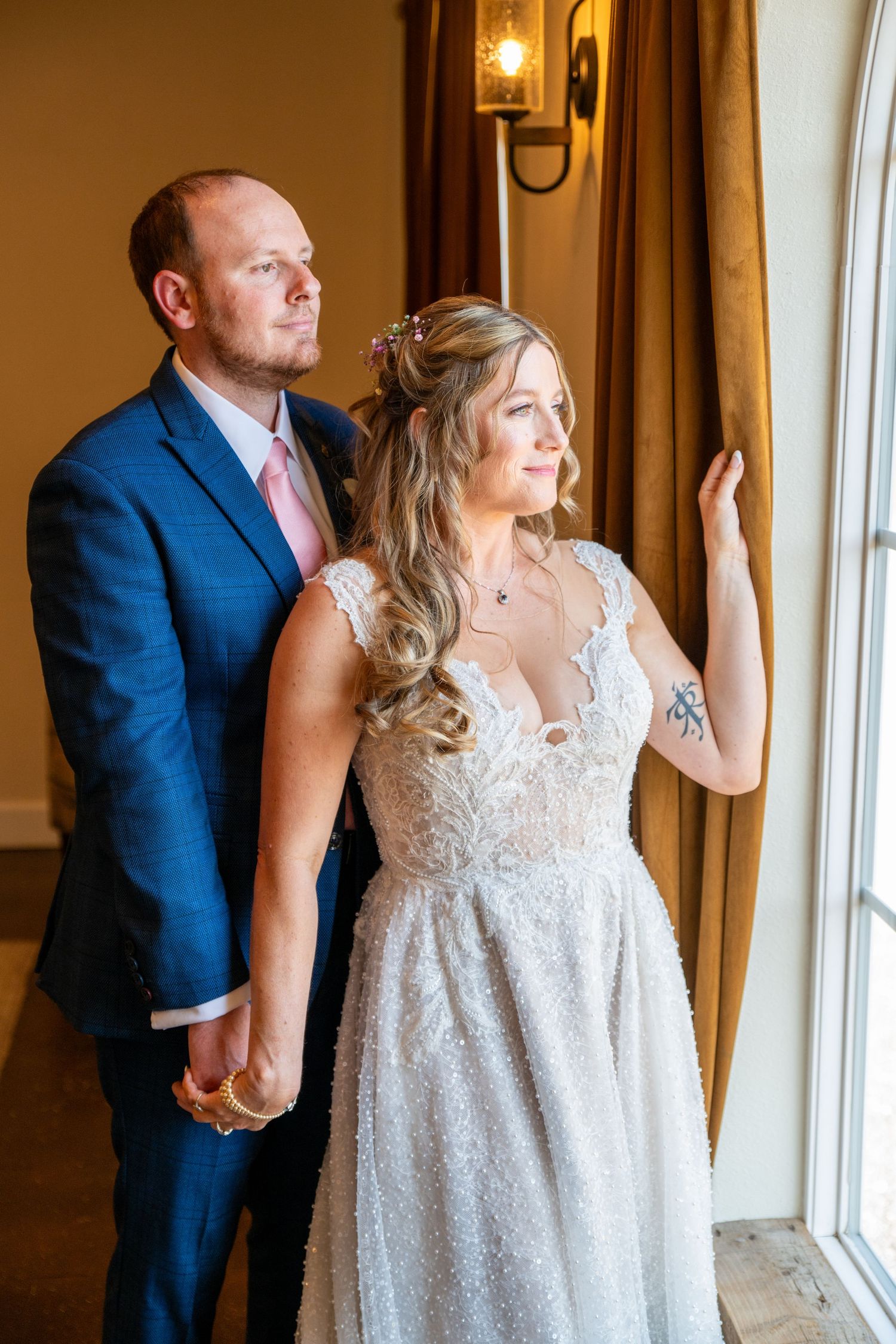 The carriage house at Vedder farms bride and groom portraits wedding photographer Leesburg florida