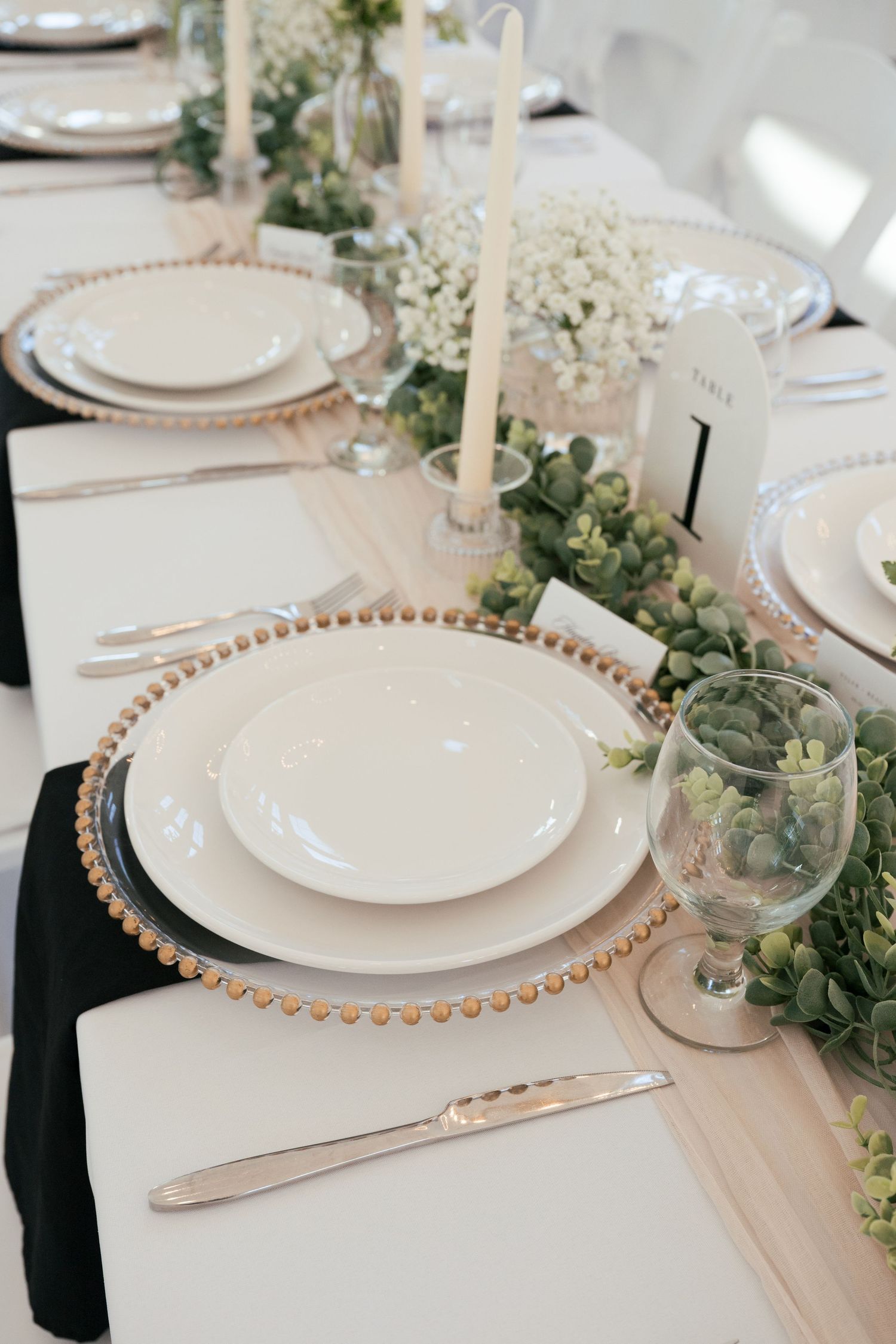 wedding decor and details at a Tennessee wedding at The Monroe in McMinnville, TN