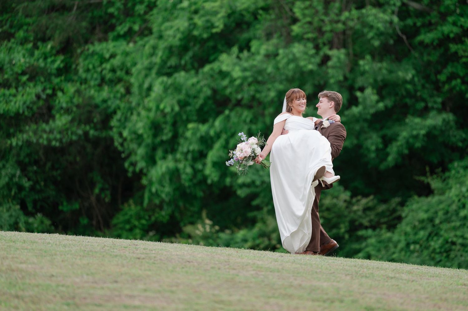 Sacred Stone wedding venue in Fayetteville, Tennessee photographed by Murfreesboro Wedding Photographer