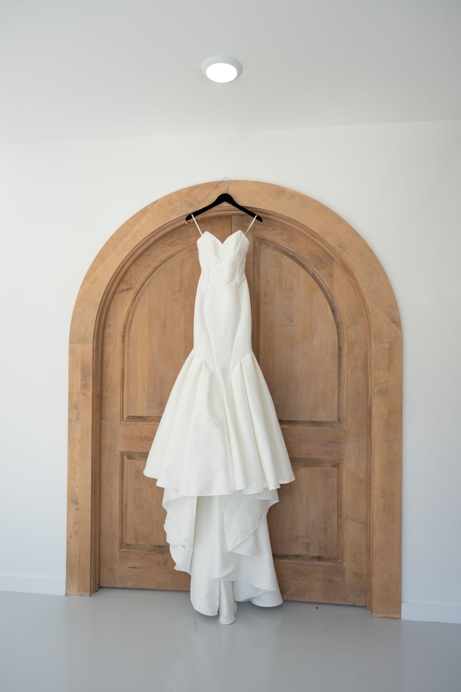 wedding decor and details at a Tennessee wedding at The Monroe in McMinnville, TN