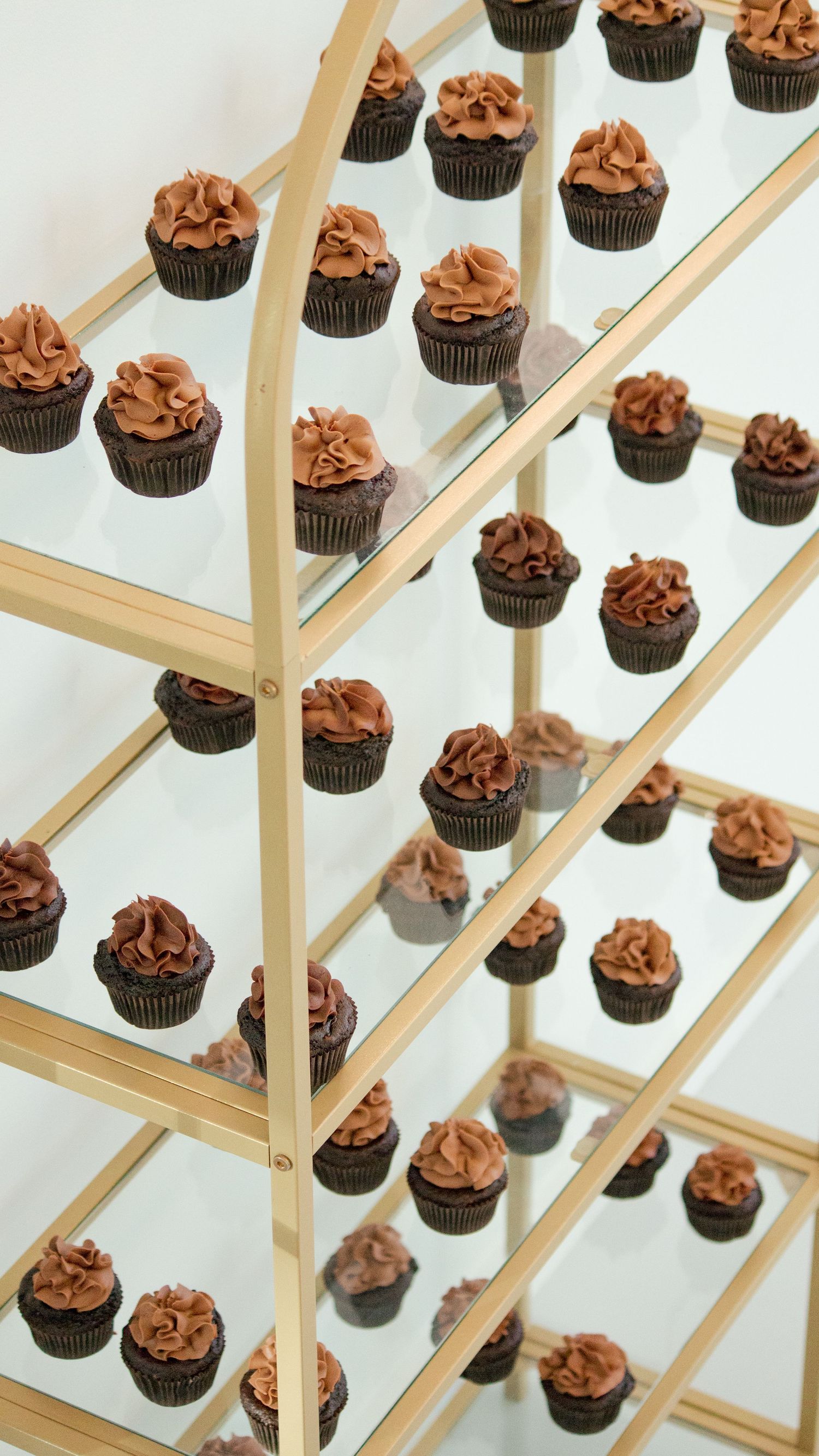 wedding decor and details at a Tennessee wedding at The Monroe in McMinnville, TN