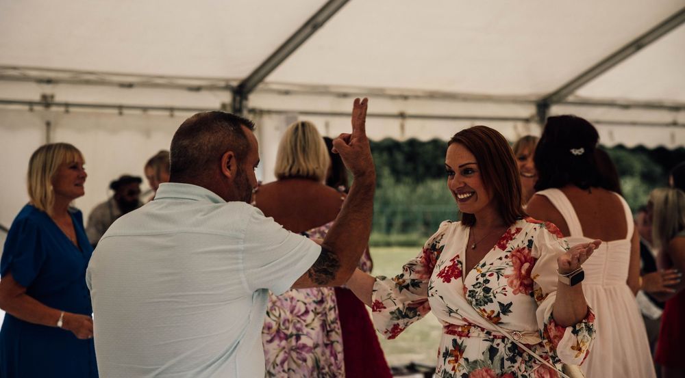 Pendell Court, Bletchingley Surrey, documentary wedding photography