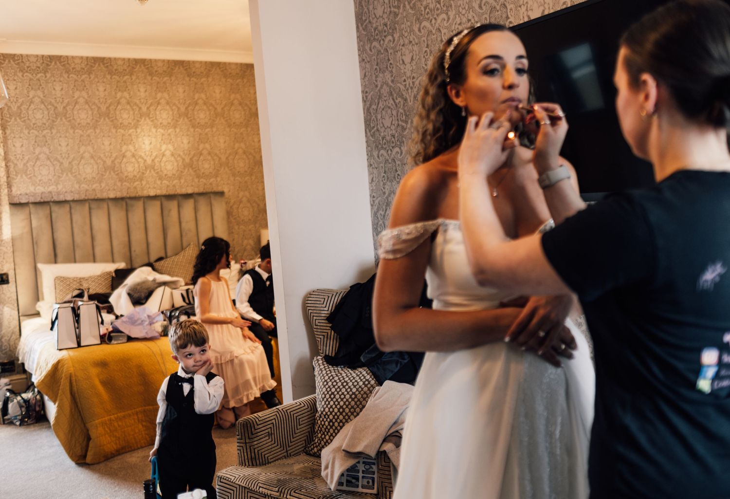 Wedding, The Barn Tunbridge Wells, Kent wedding photographer. Documentary wedding photographer, relaxed wedding photographer