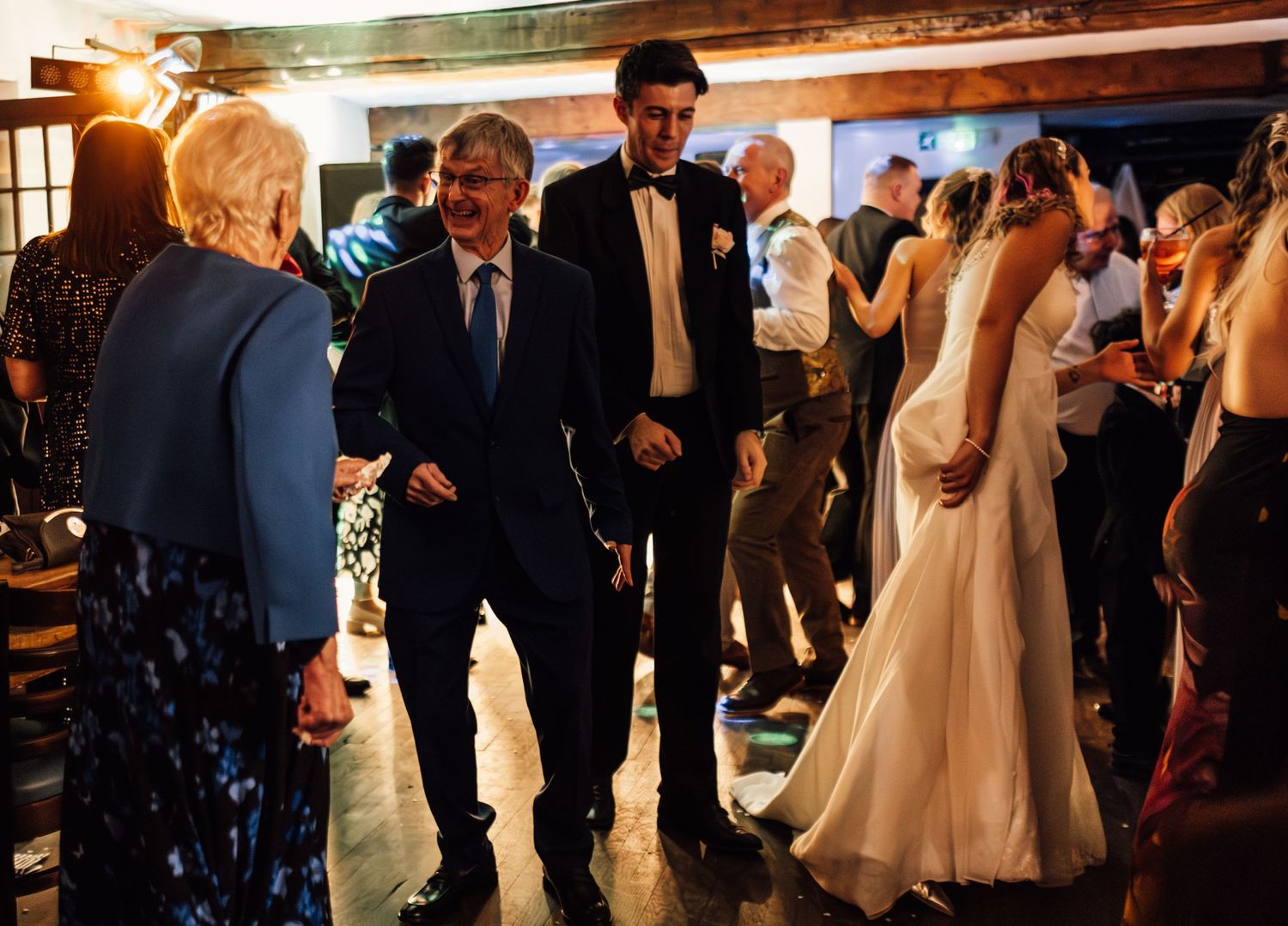 Wedding, The Barn Tunbridge Wells, Kent wedding photographer. Documentary wedding photographer, relaxed wedding photographer