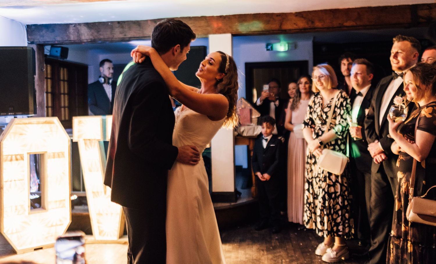 Wedding, The Barn Tunbridge Wells, Kent wedding photographer. Documentary wedding photographer, relaxed wedding photographer