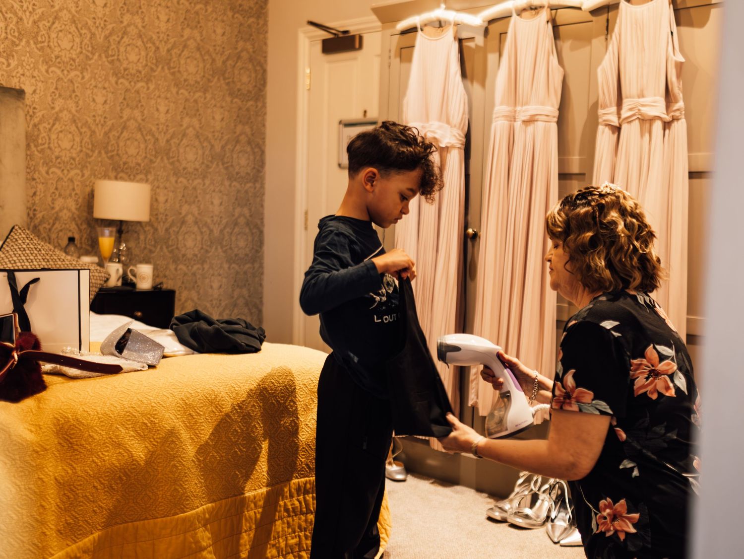 Wedding, The Barn Tunbridge Wells, Kent wedding photographer. Documentary wedding photographer, relaxed wedding photographer