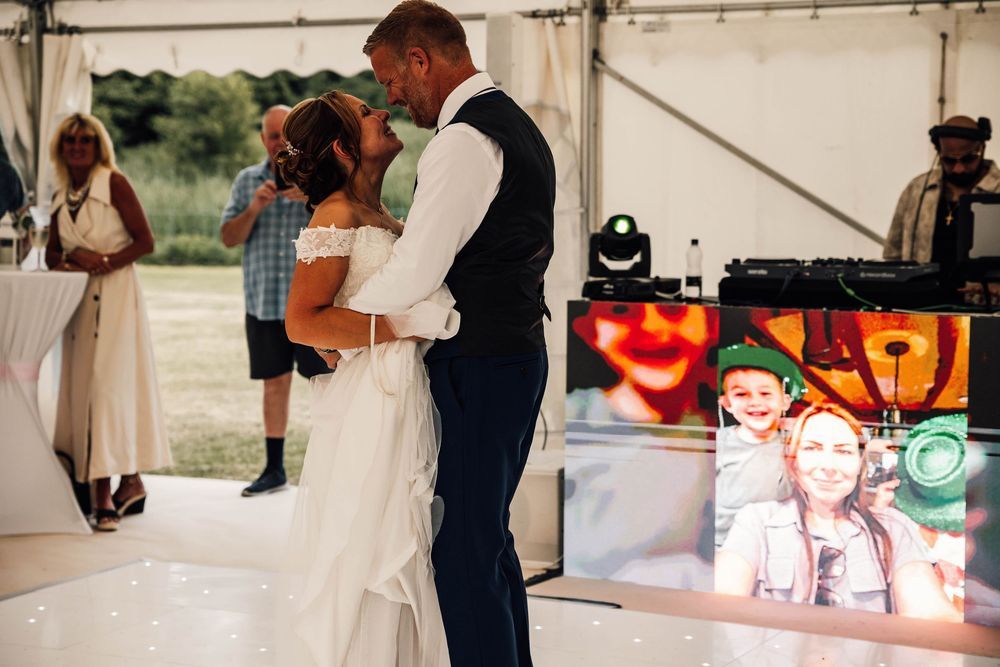 Pendell Court, Bletchingley Surrey, documentary wedding photography