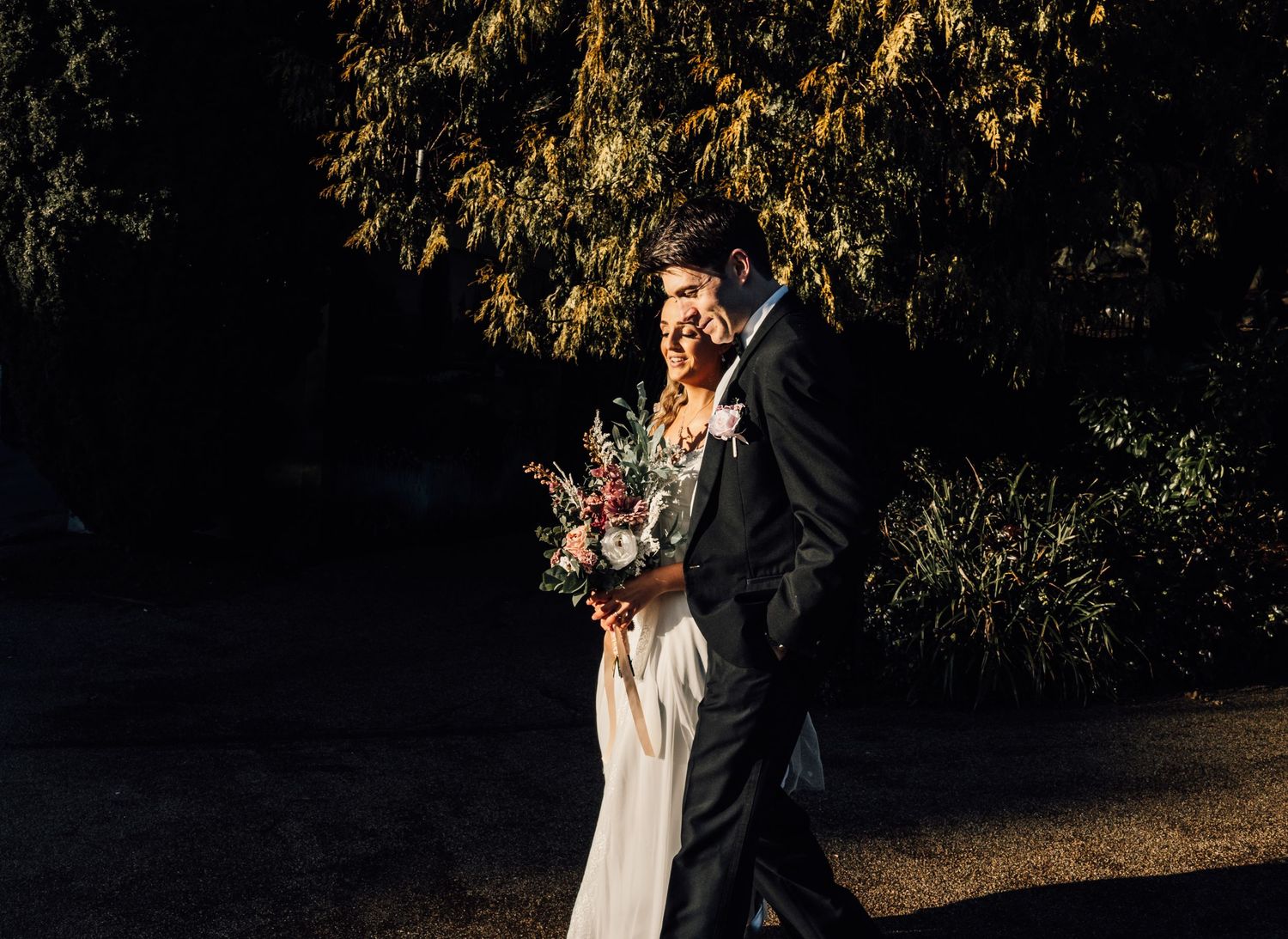 Wedding, The Barn Tunbridge Wells, Kent wedding photographer. Documentary wedding photographer, relaxed wedding photographer