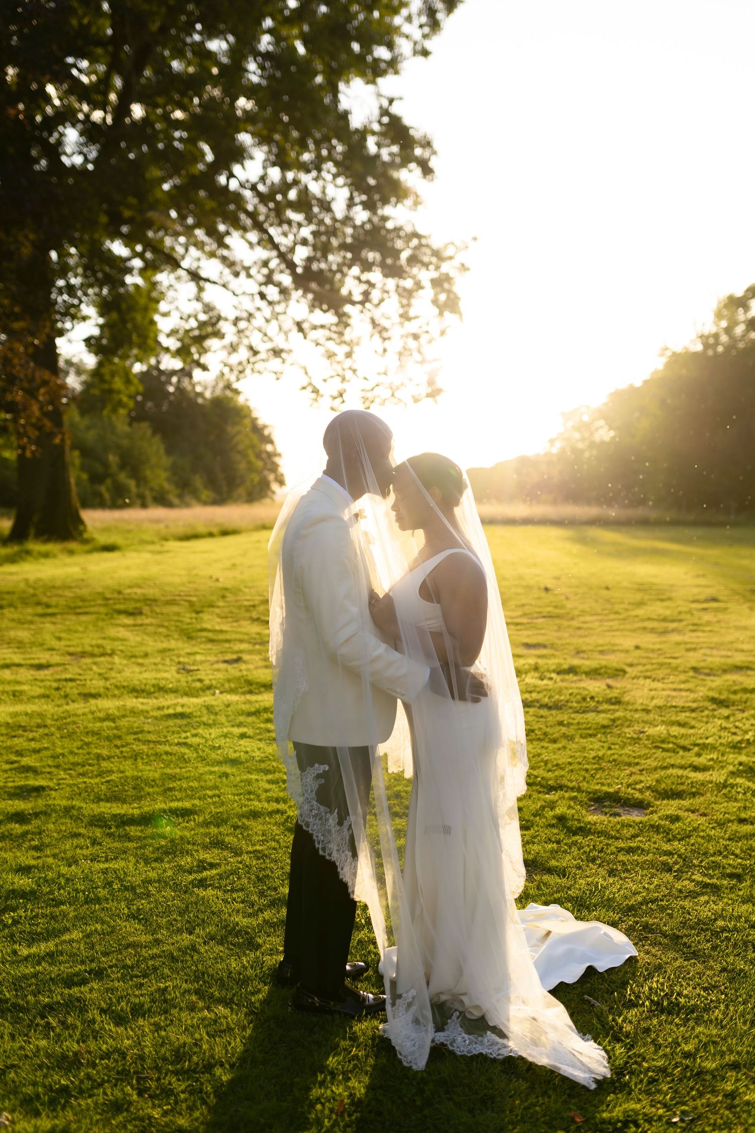 editorial wedding photographer paris & destination, provence, italie, mexique, photographe mariage paris