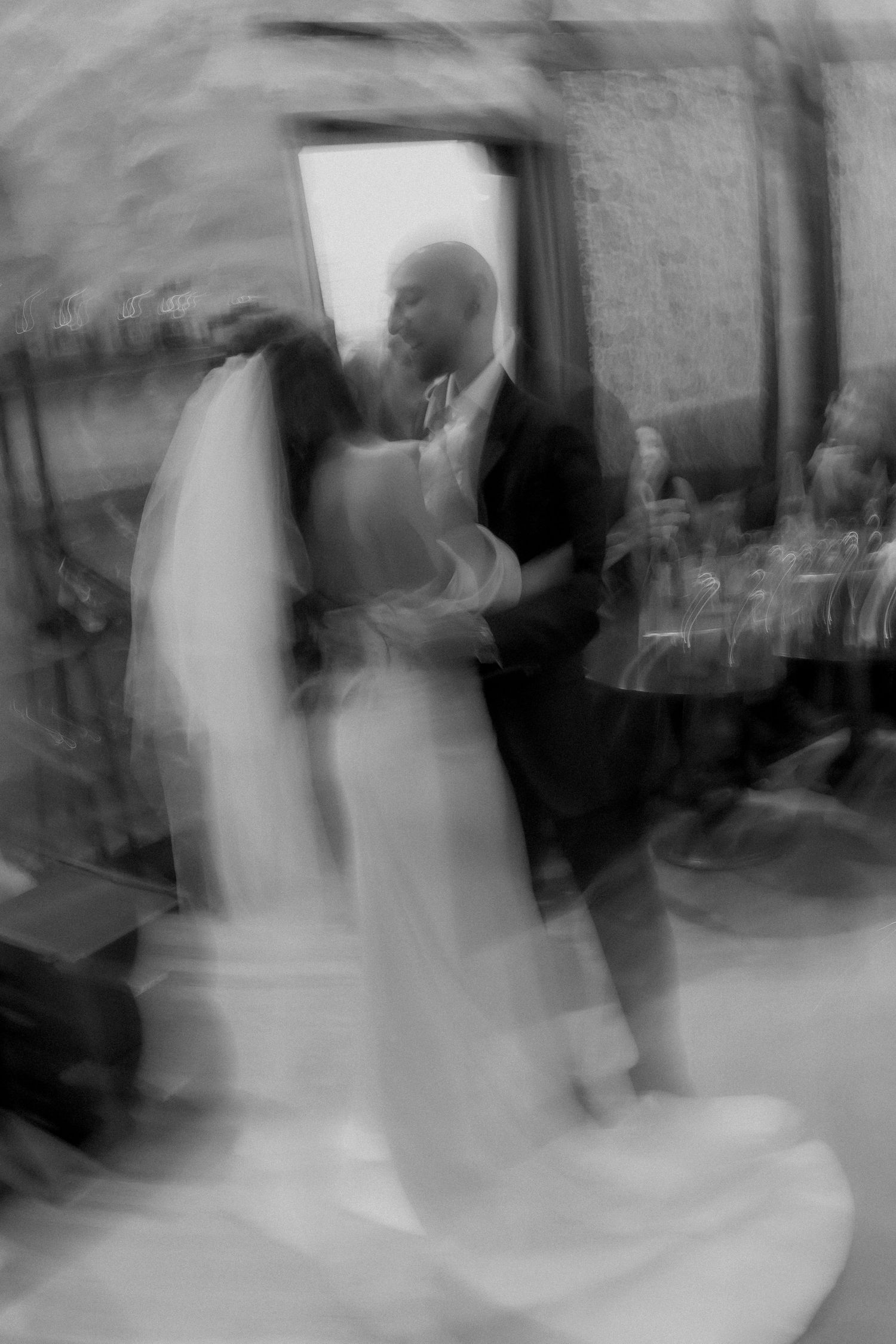 editorial wedding photographer paris & destination, provence, italie, mexique, photographe mariage paris