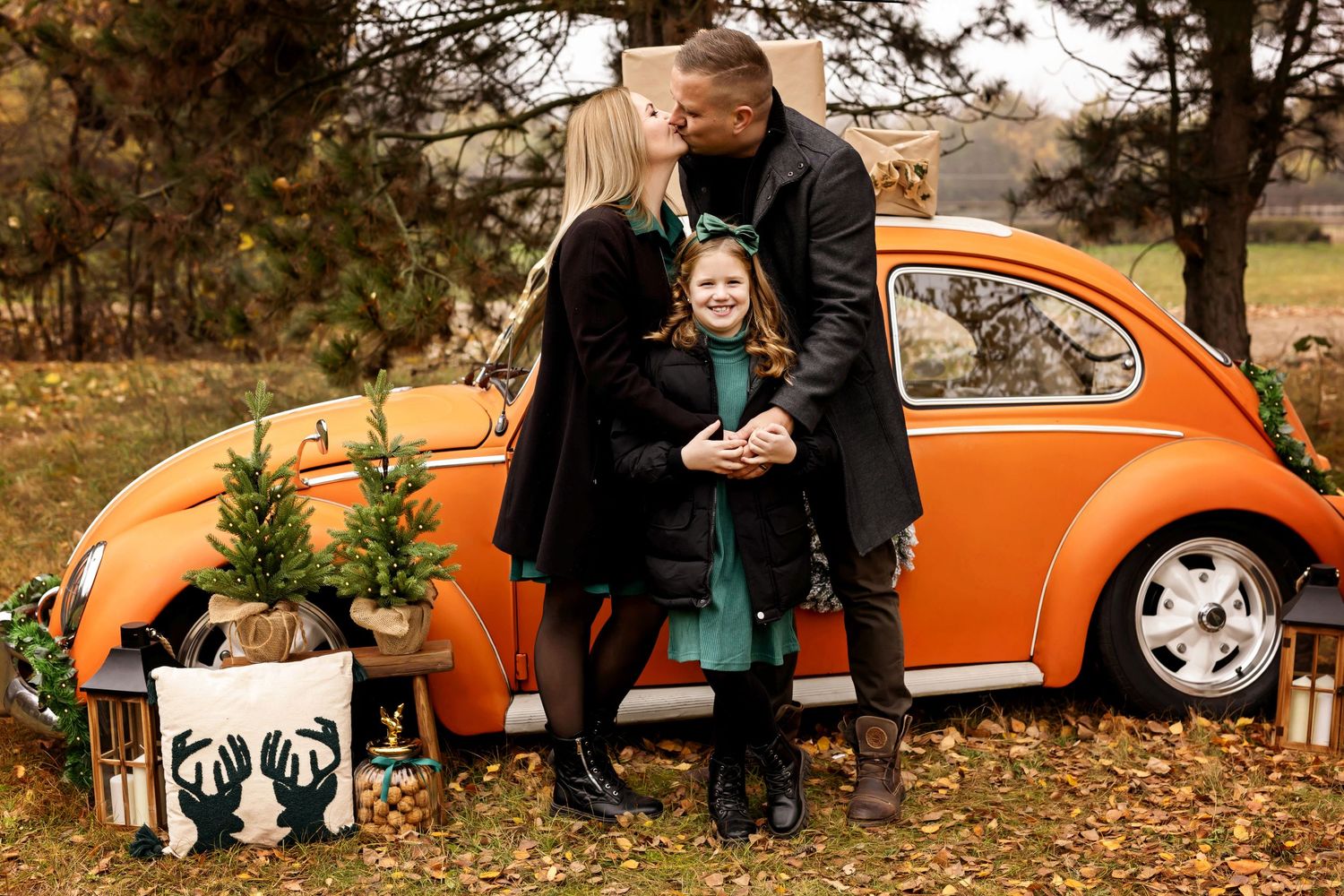 Petrik Renata Photography fotója, ami karácsonykor készült szabadtéren egy vw bogárral