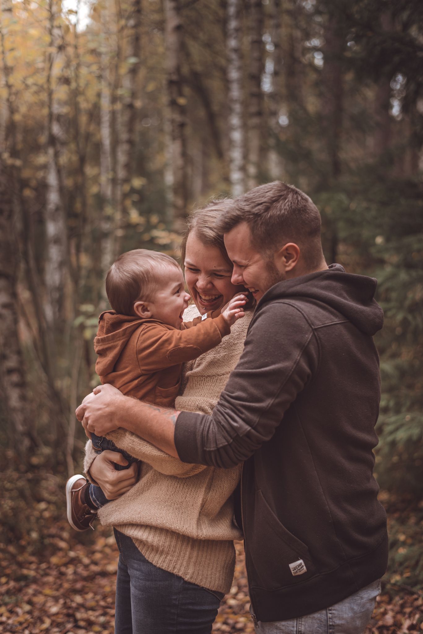 Gravidfotografering i Tyesö, familjefotografering, Stockholm, utomhusfotografering, solnedgångsfotografering, fotografering