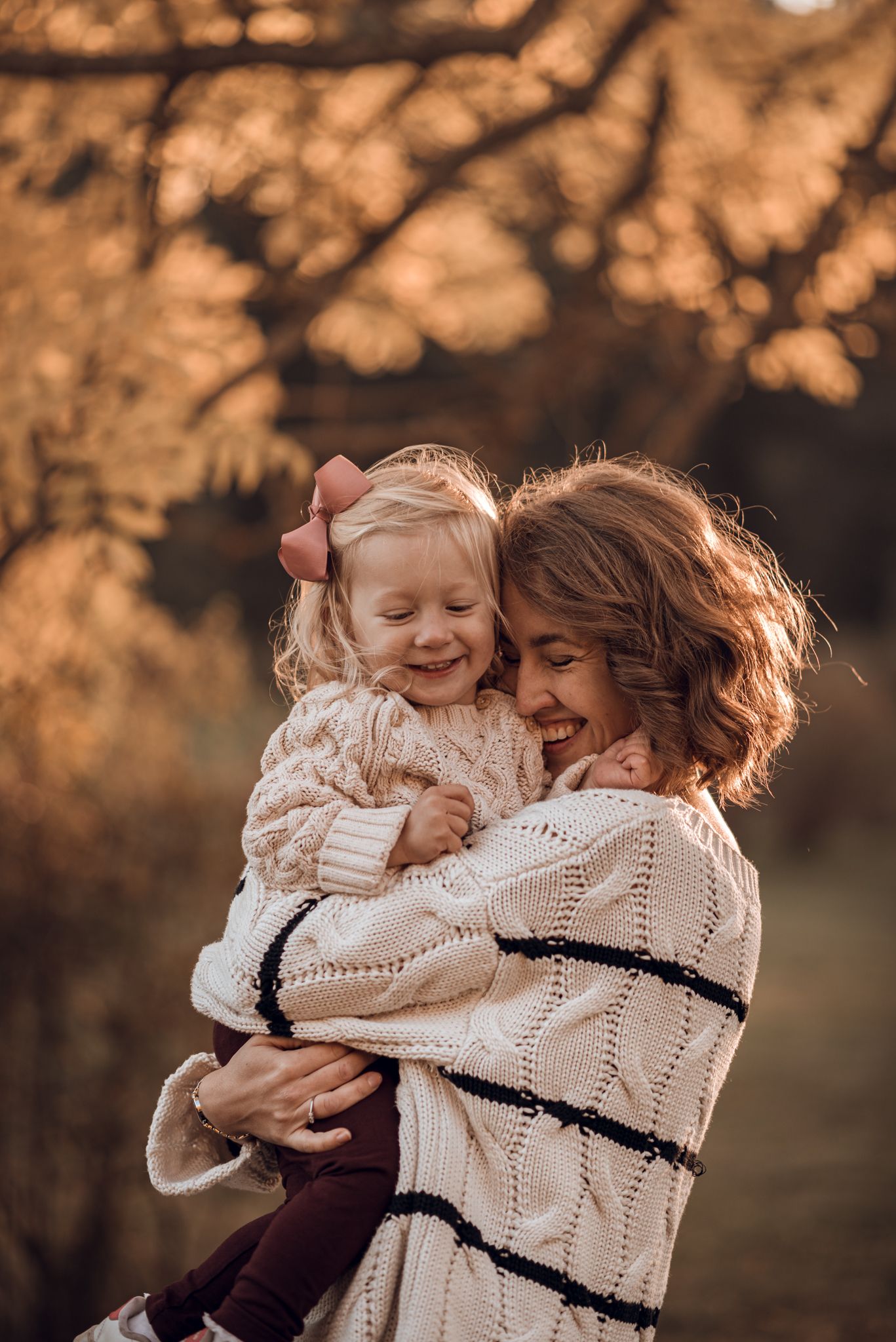 Gravidfotografering i Tyesö, familjefotografering, Stockholm, utomhusfotografering, solnedgångsfotografering, fotografering barnfotograf