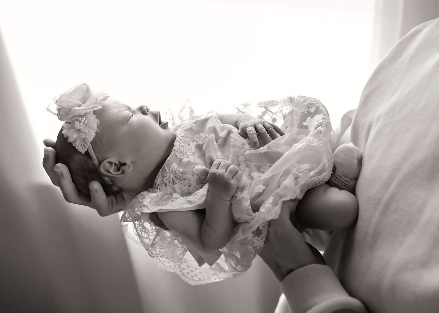 Lifestyle Newborn photoshoot in Central Illinois