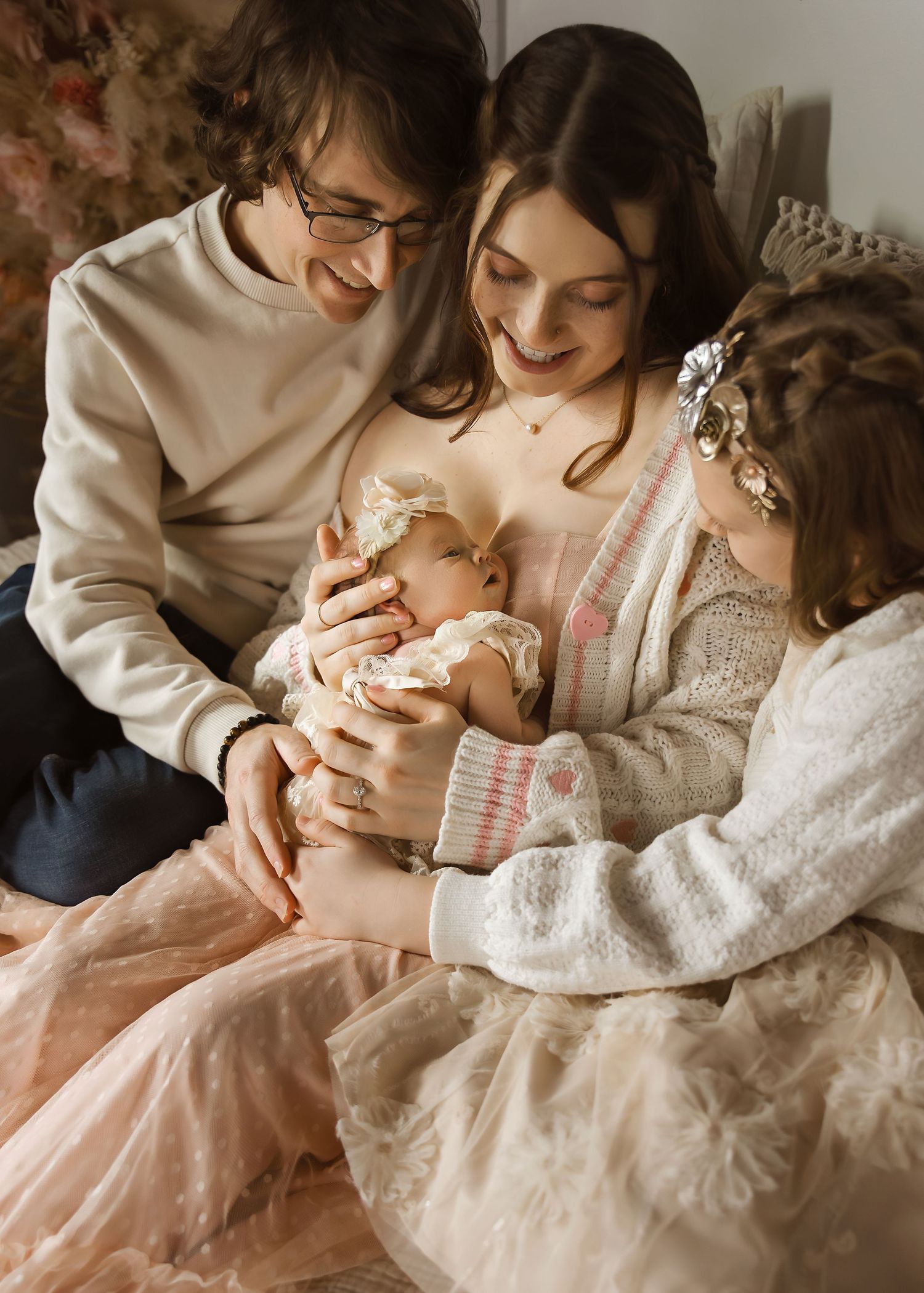 Lifestyle Newborn photoshoot in Central Illinois