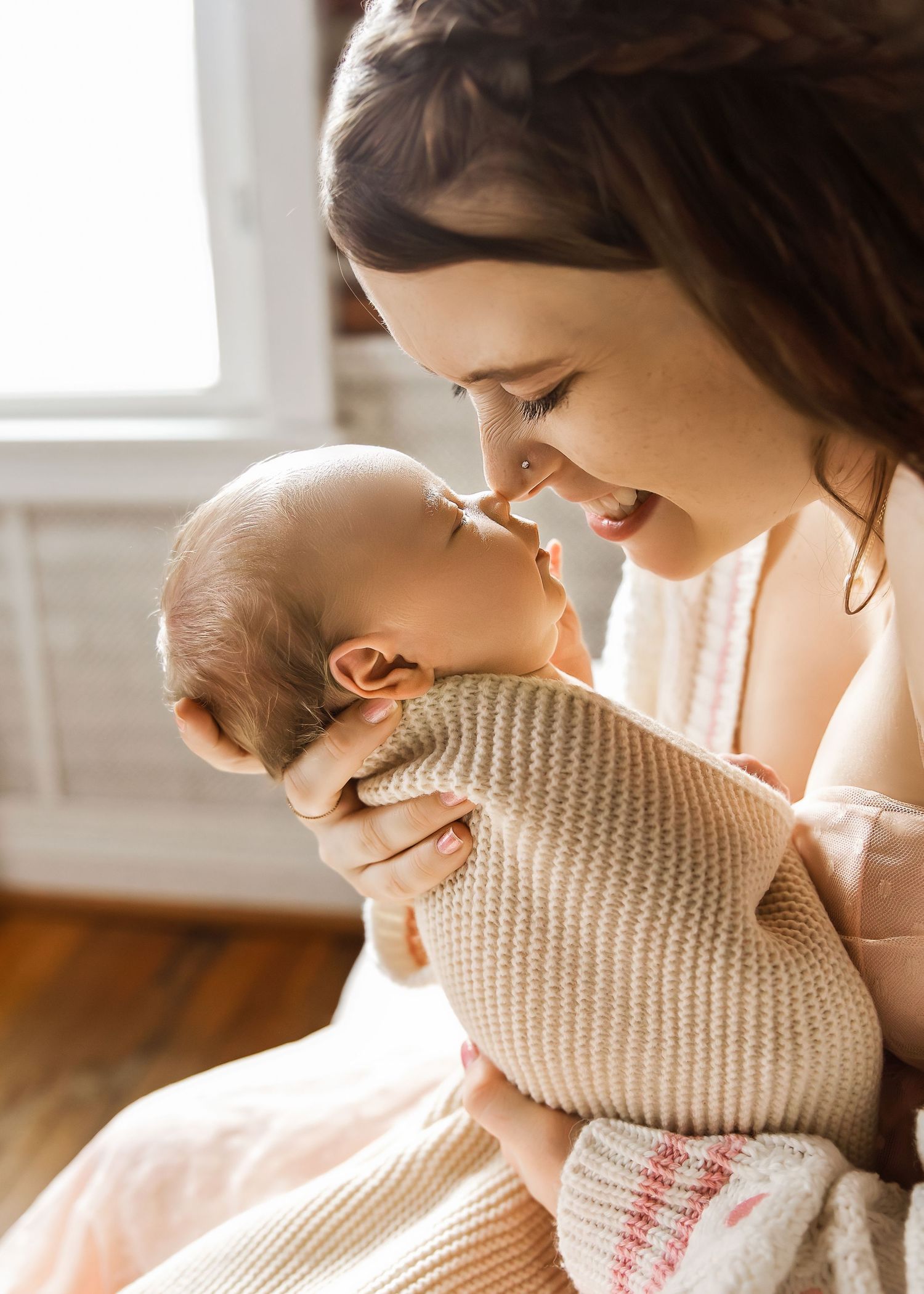 Lifestyle Newborn photoshoot in Central Illinois