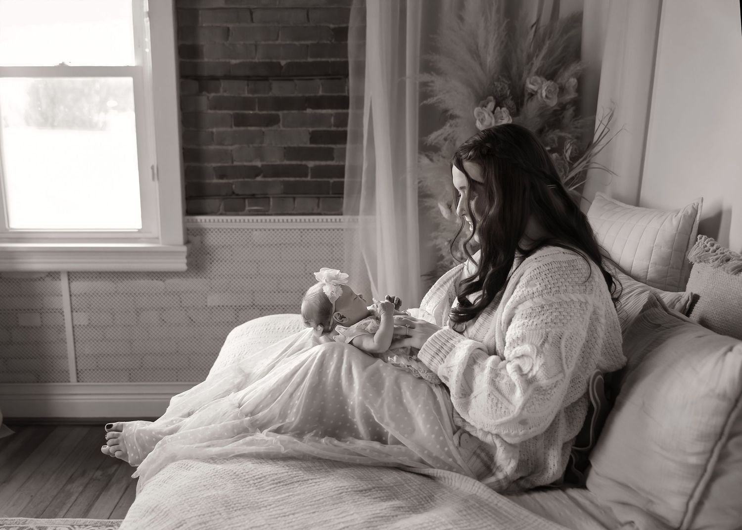Lifestyle Newborn photoshoot in Central Illinois